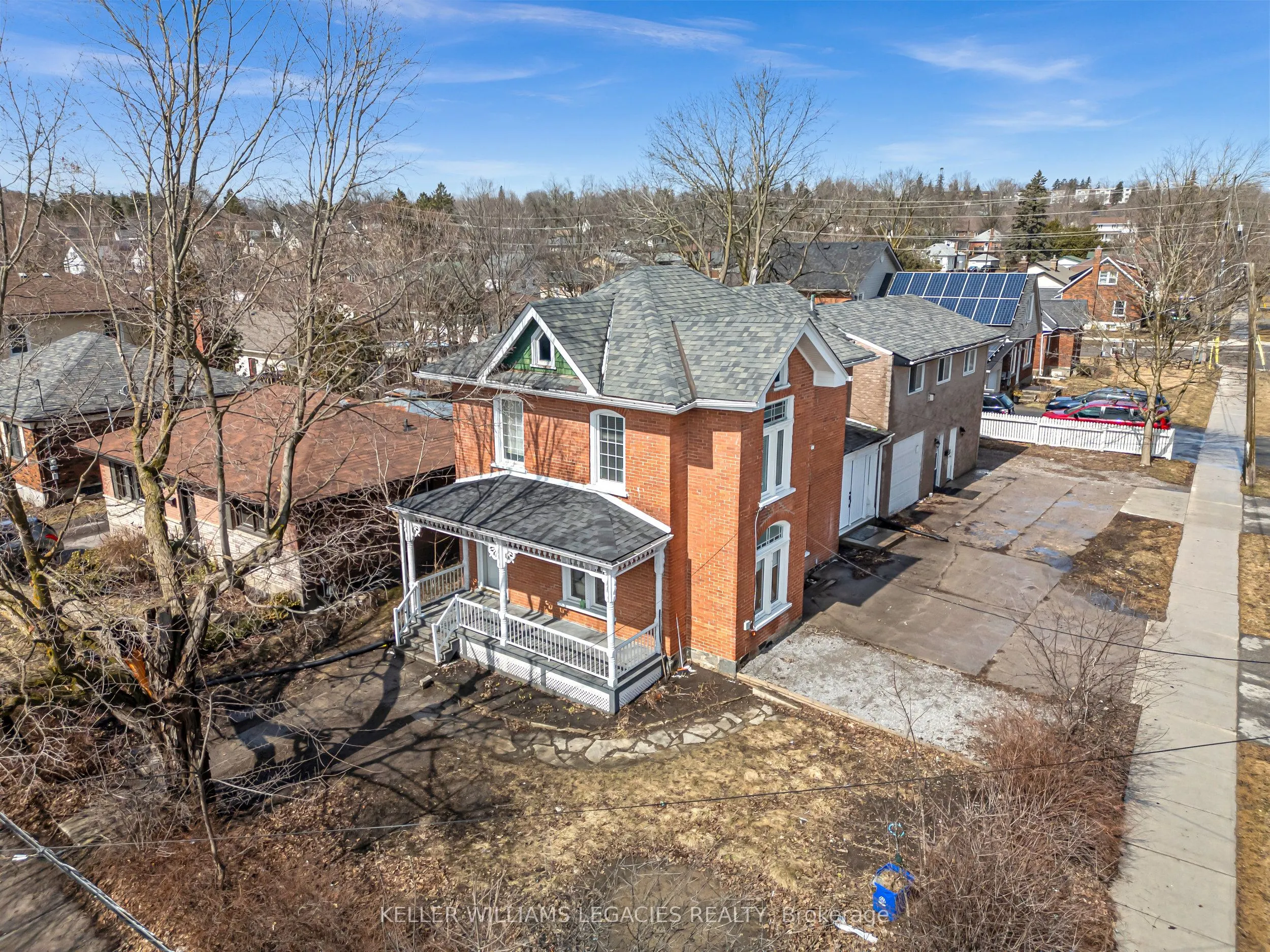 52 Victoria Avenue N, #MAIN