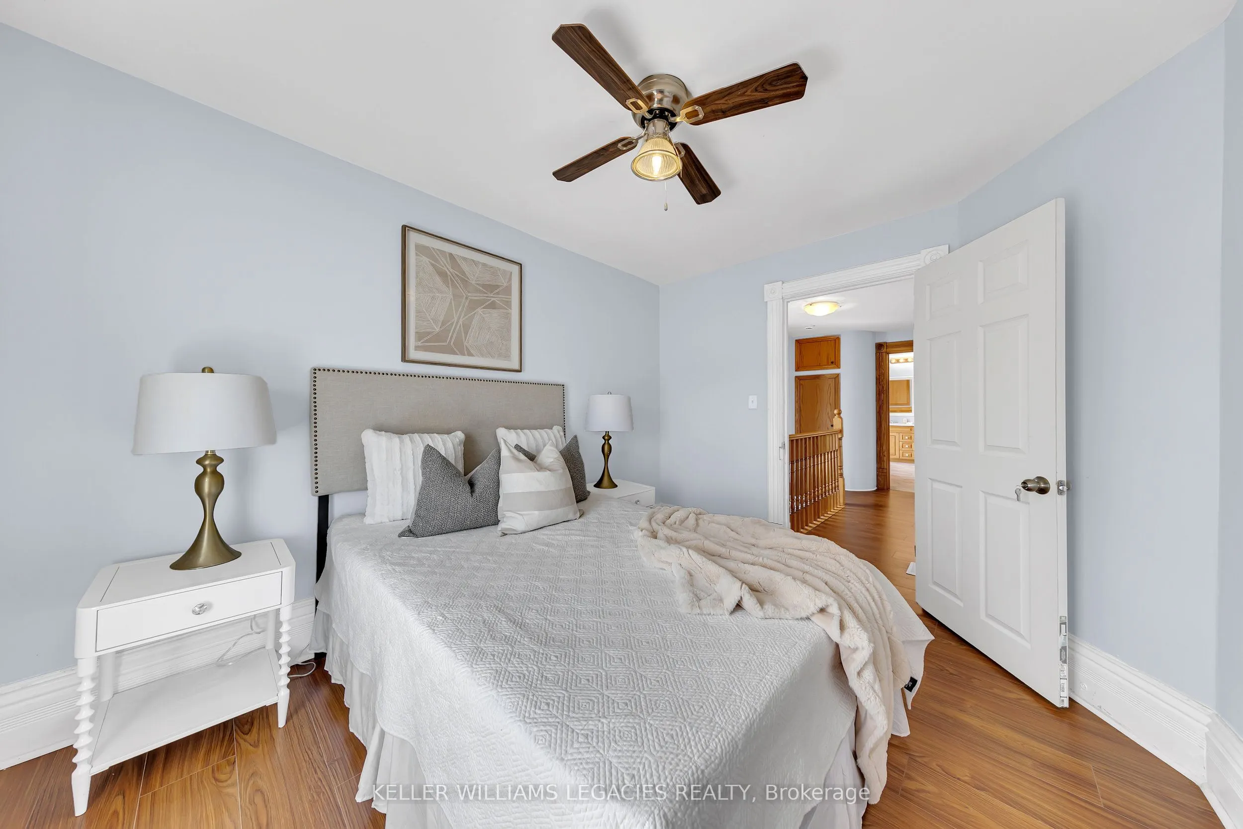 52 Victoria Avenue N, #MAIN