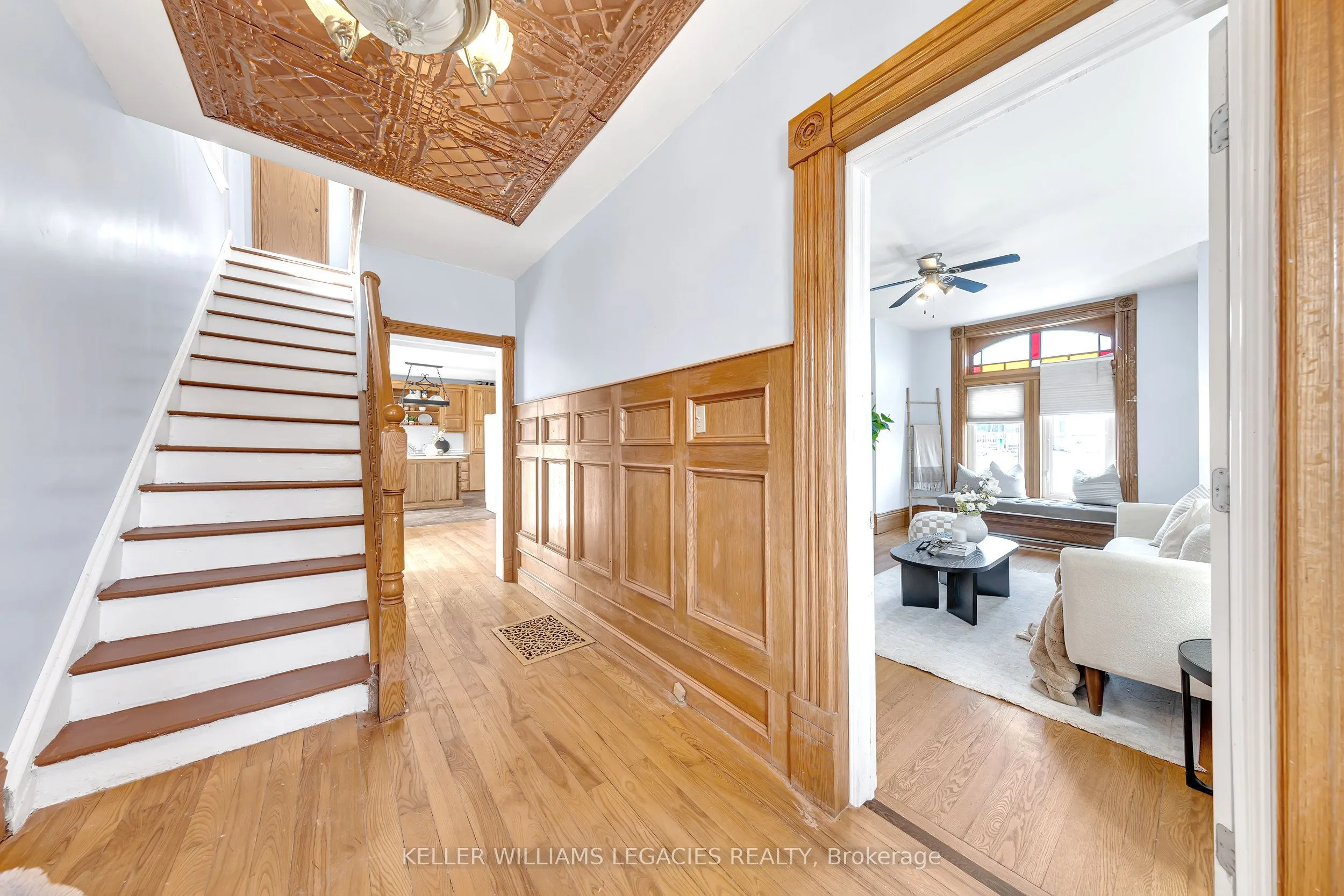 52 Victoria Avenue N, #MAIN