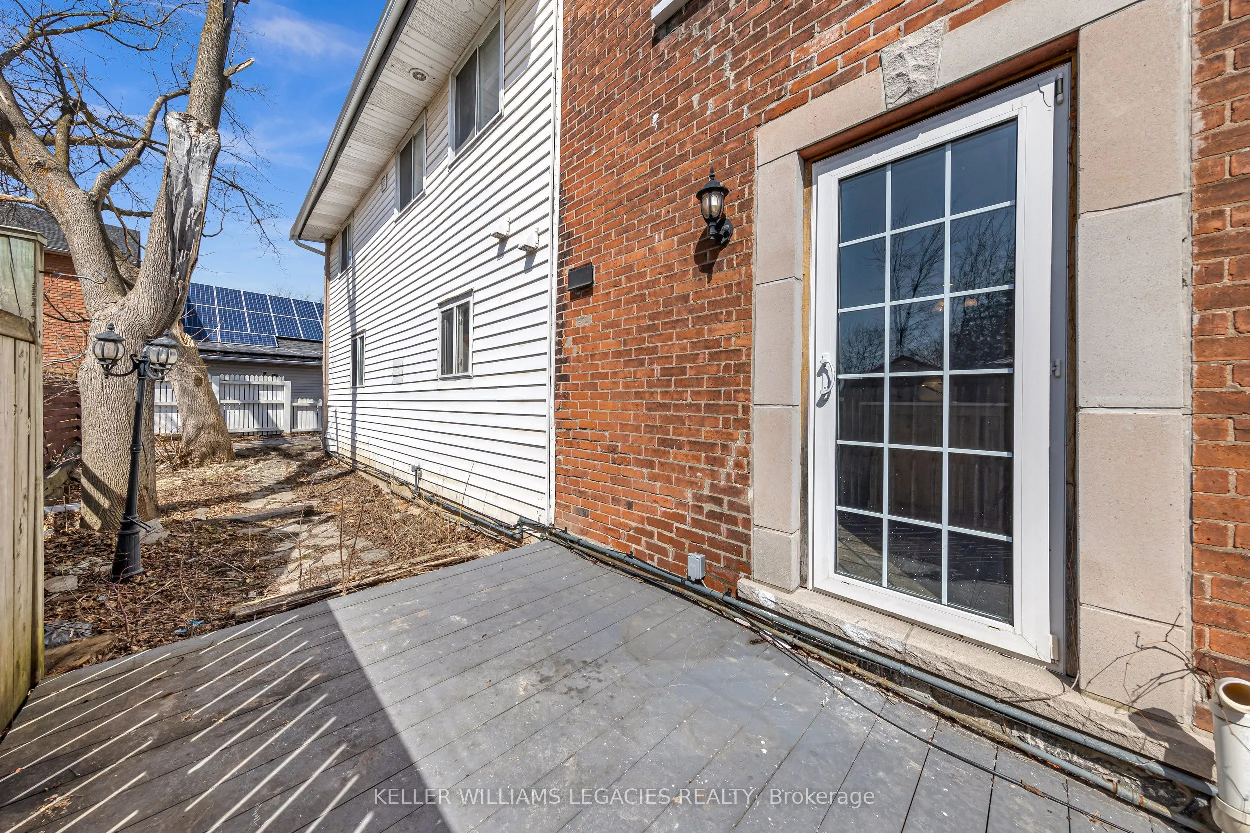 52 Victoria Avenue N, #MAIN