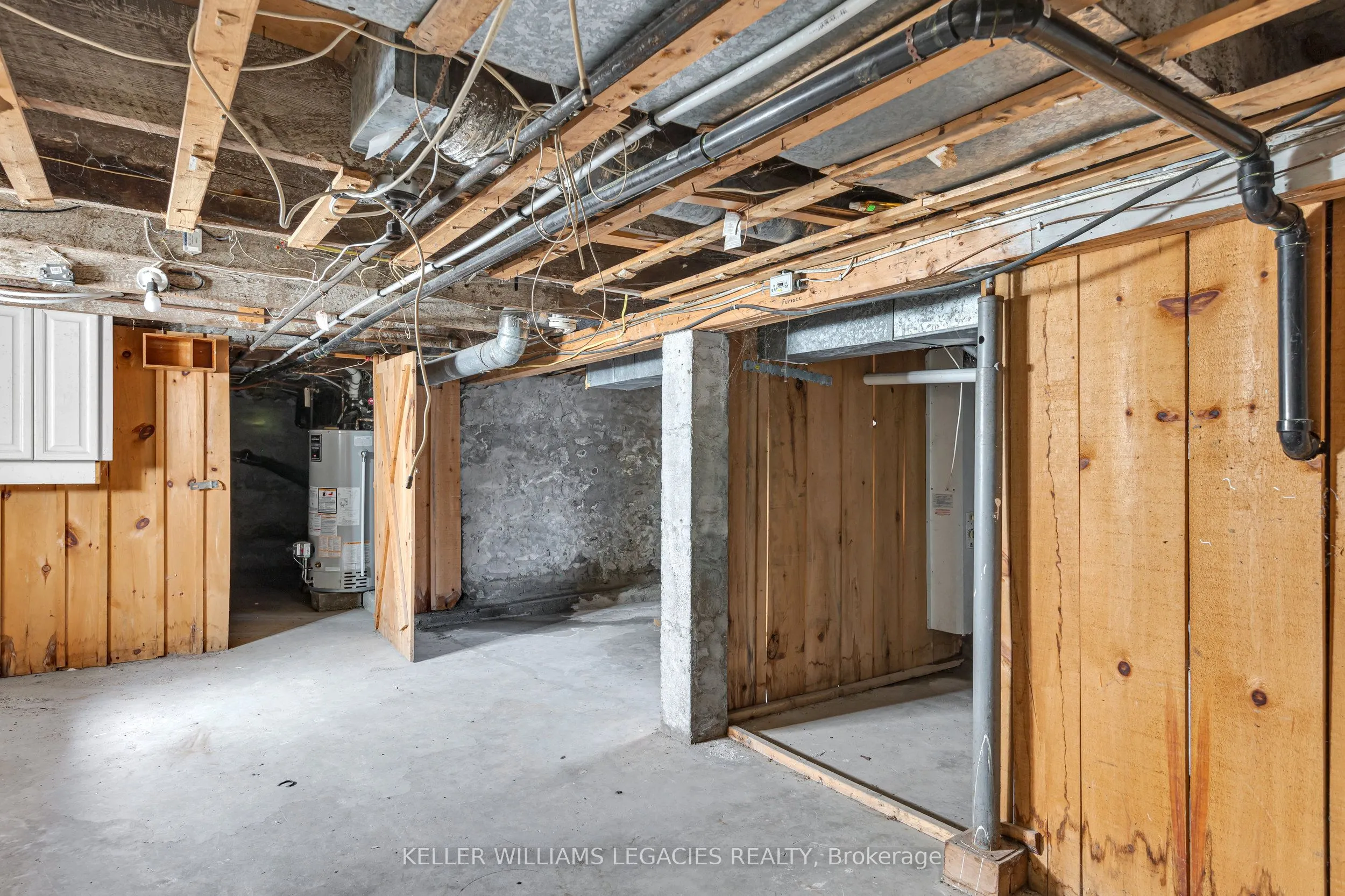 52 Victoria Avenue N, #MAIN