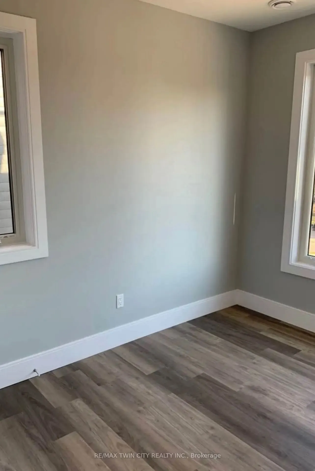 54 Bridge Street W, #27