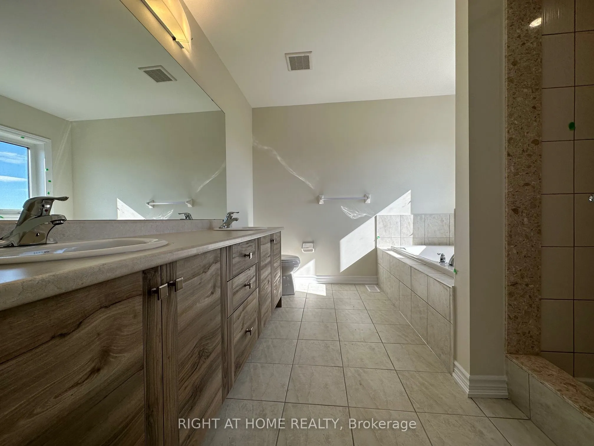 17 Cahill Drive, #Upper