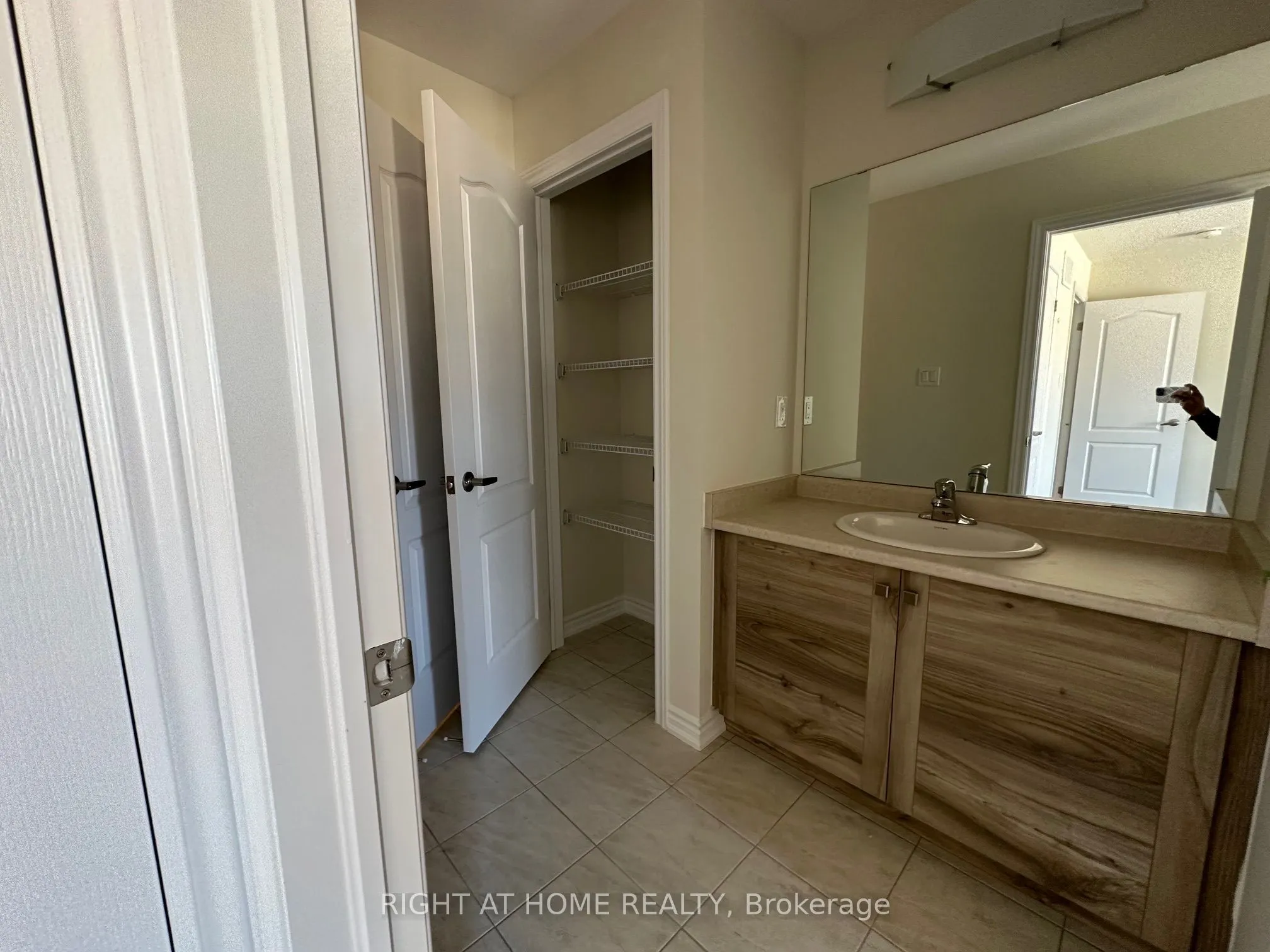 17 Cahill Drive, #Upper