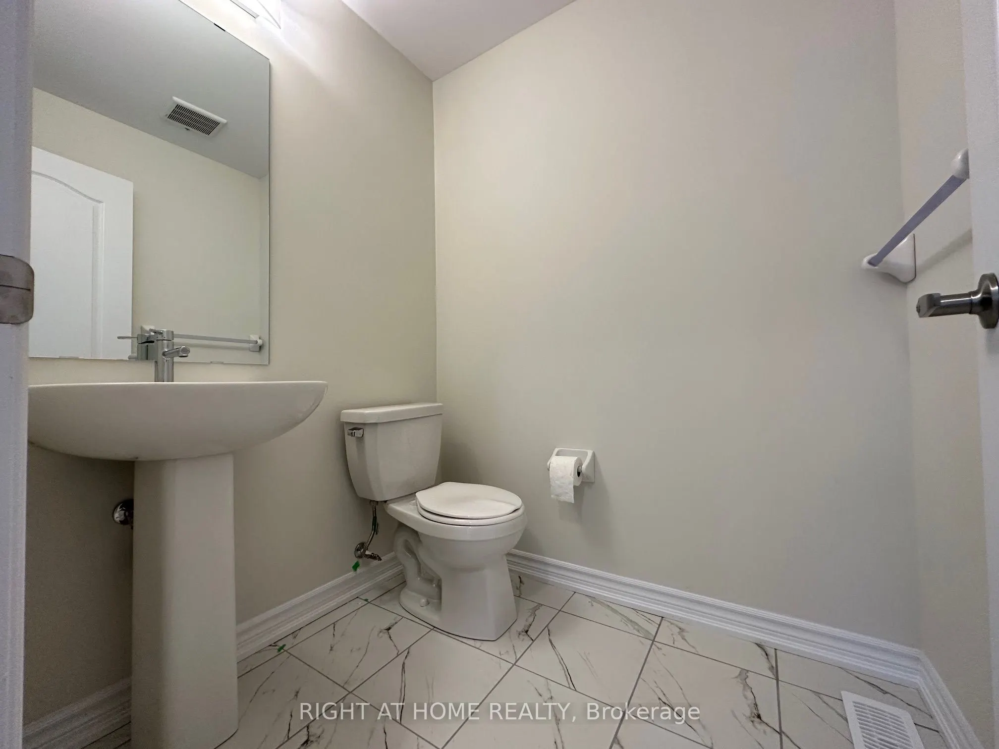 17 Cahill Drive, #Upper