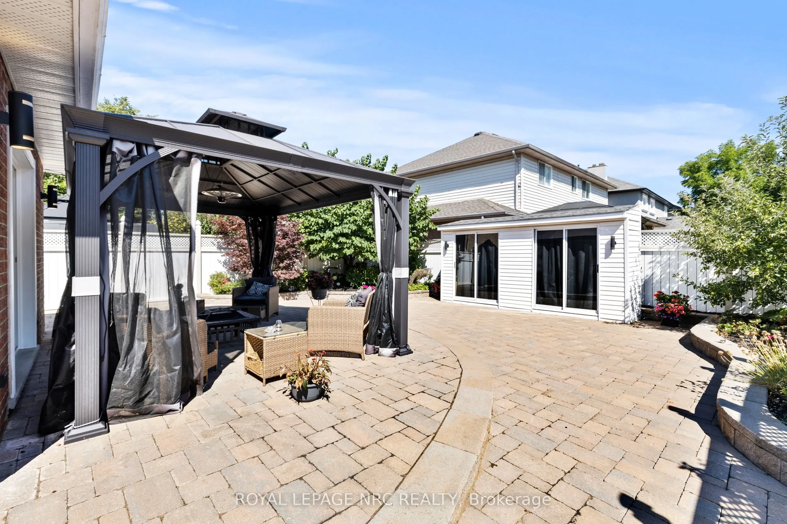 86 Huntington Lane