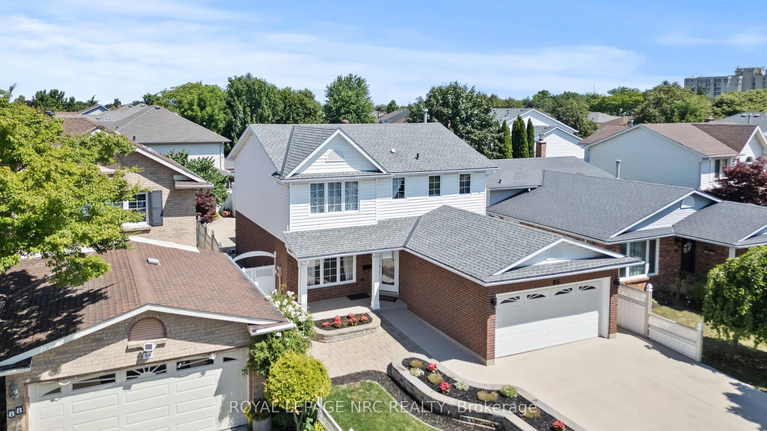 86 Huntington Lane
