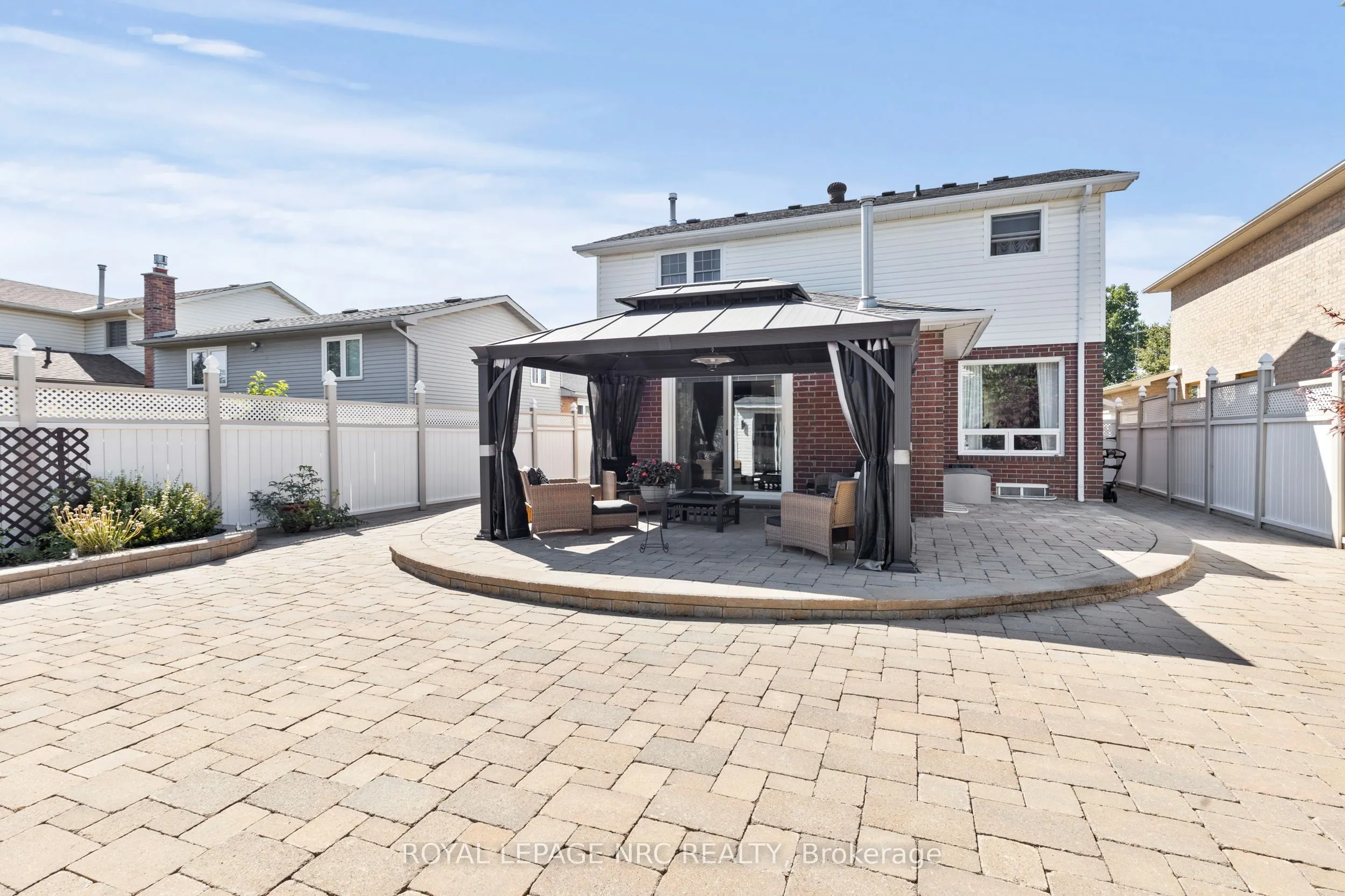 86 Huntington Lane
