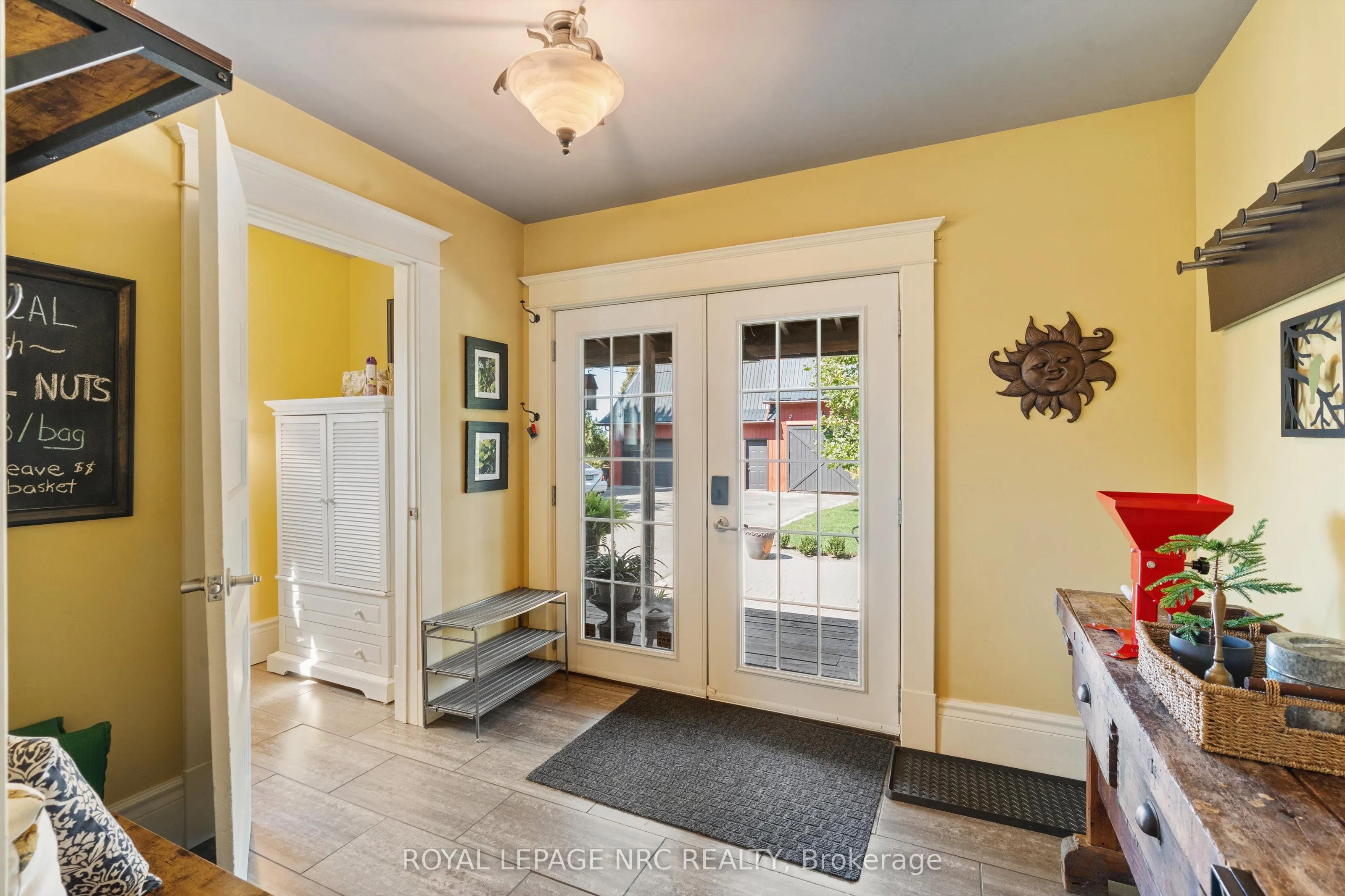 326 Lakeshore Road