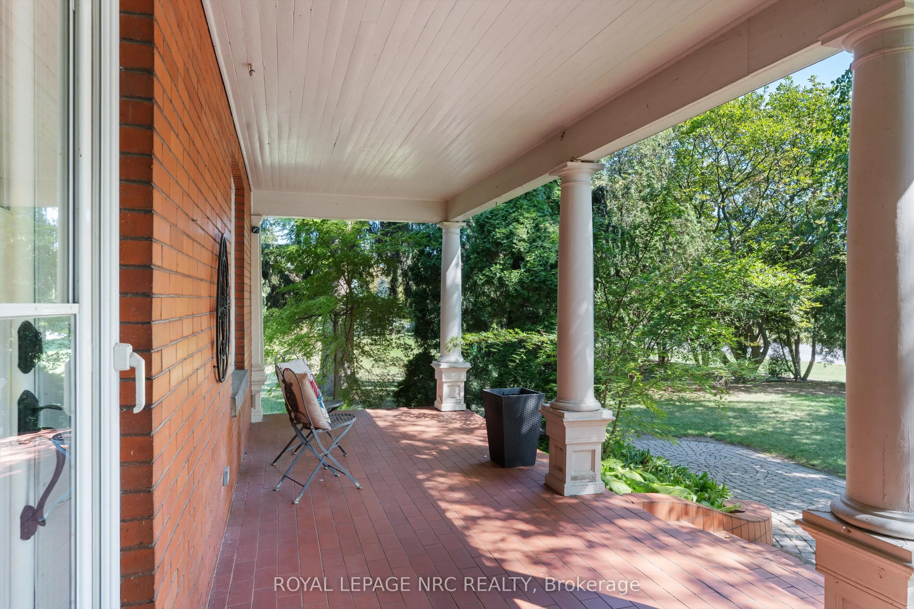 326 Lakeshore Road