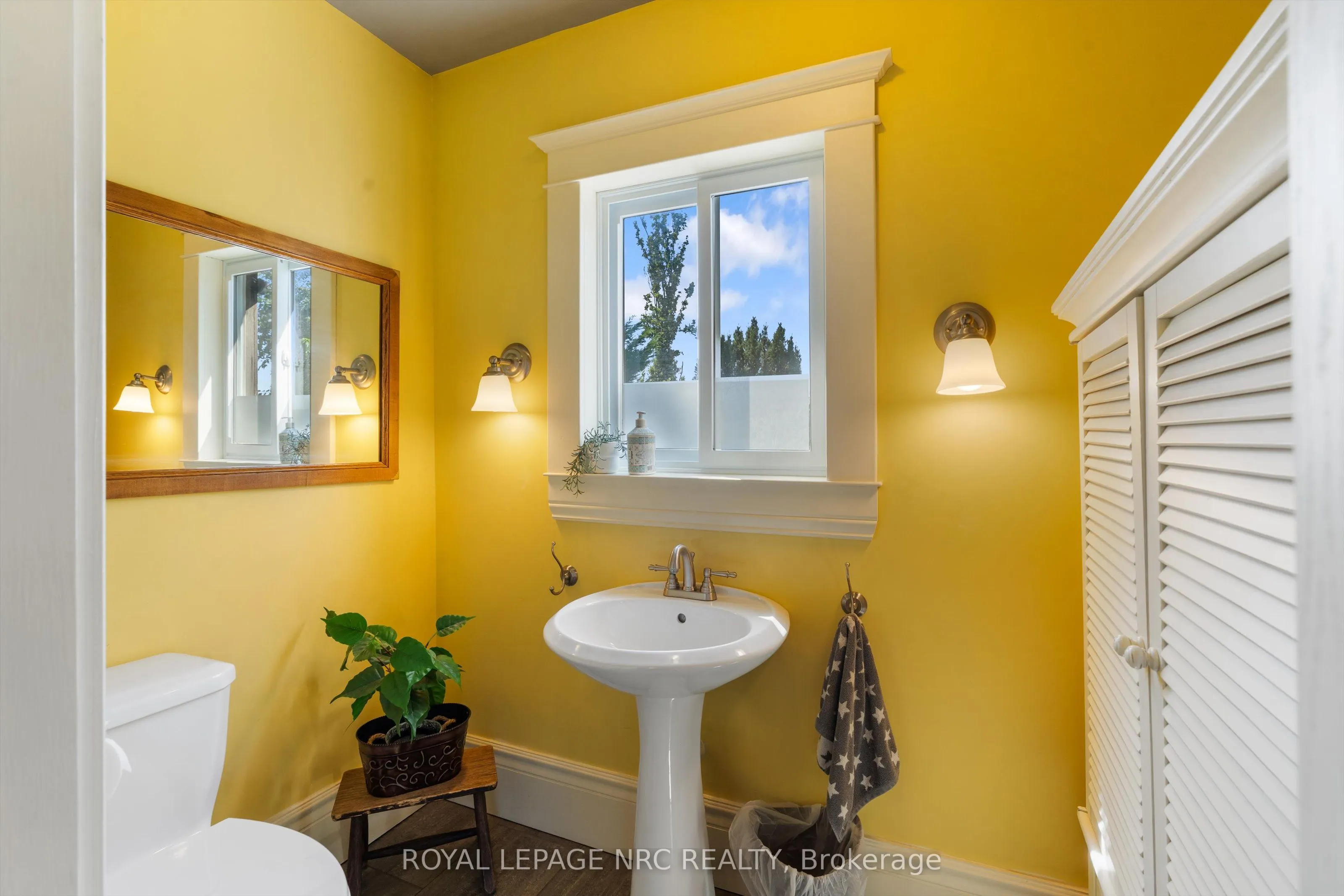 326 Lakeshore Road
