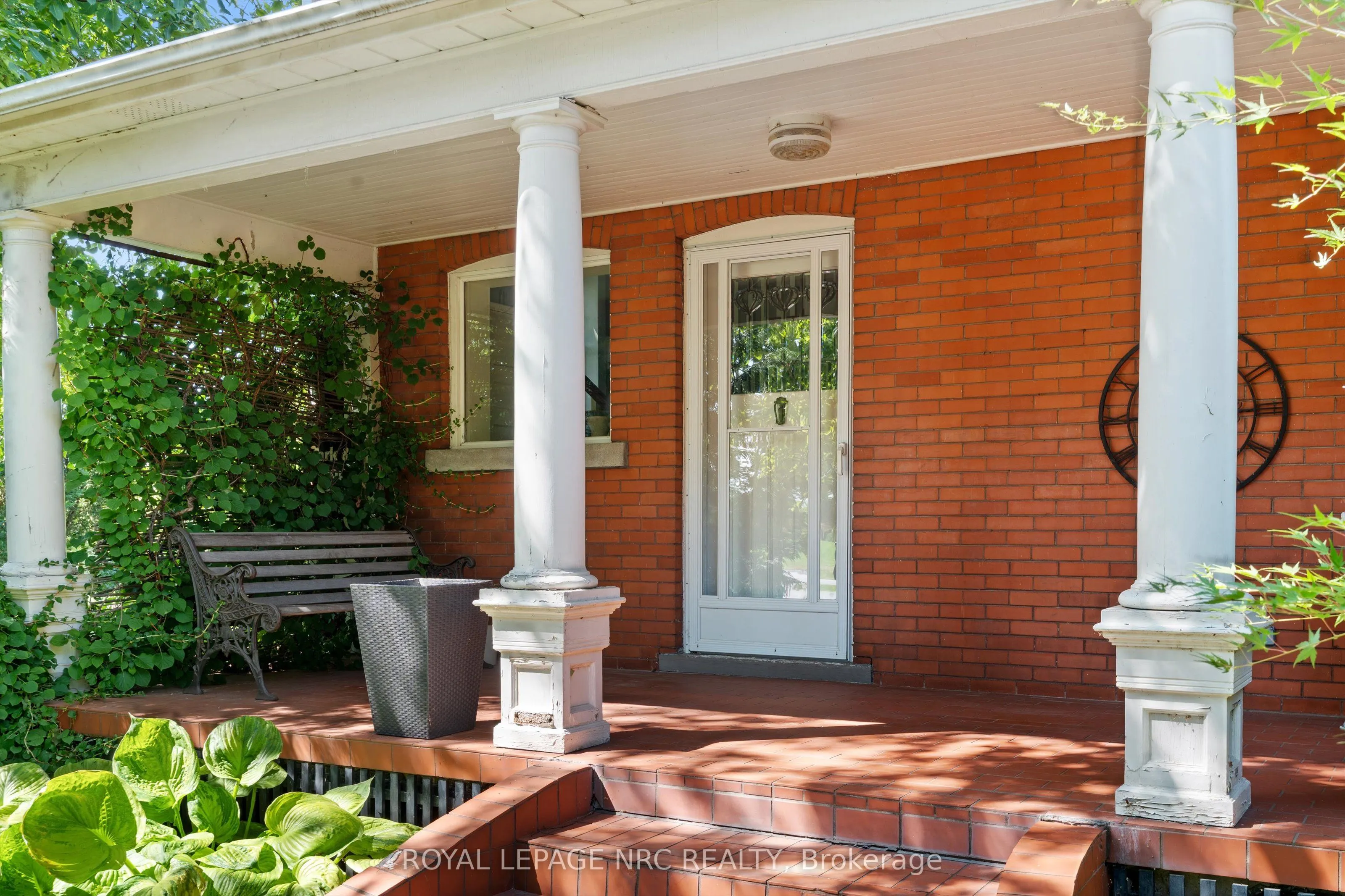 326 Lakeshore Road