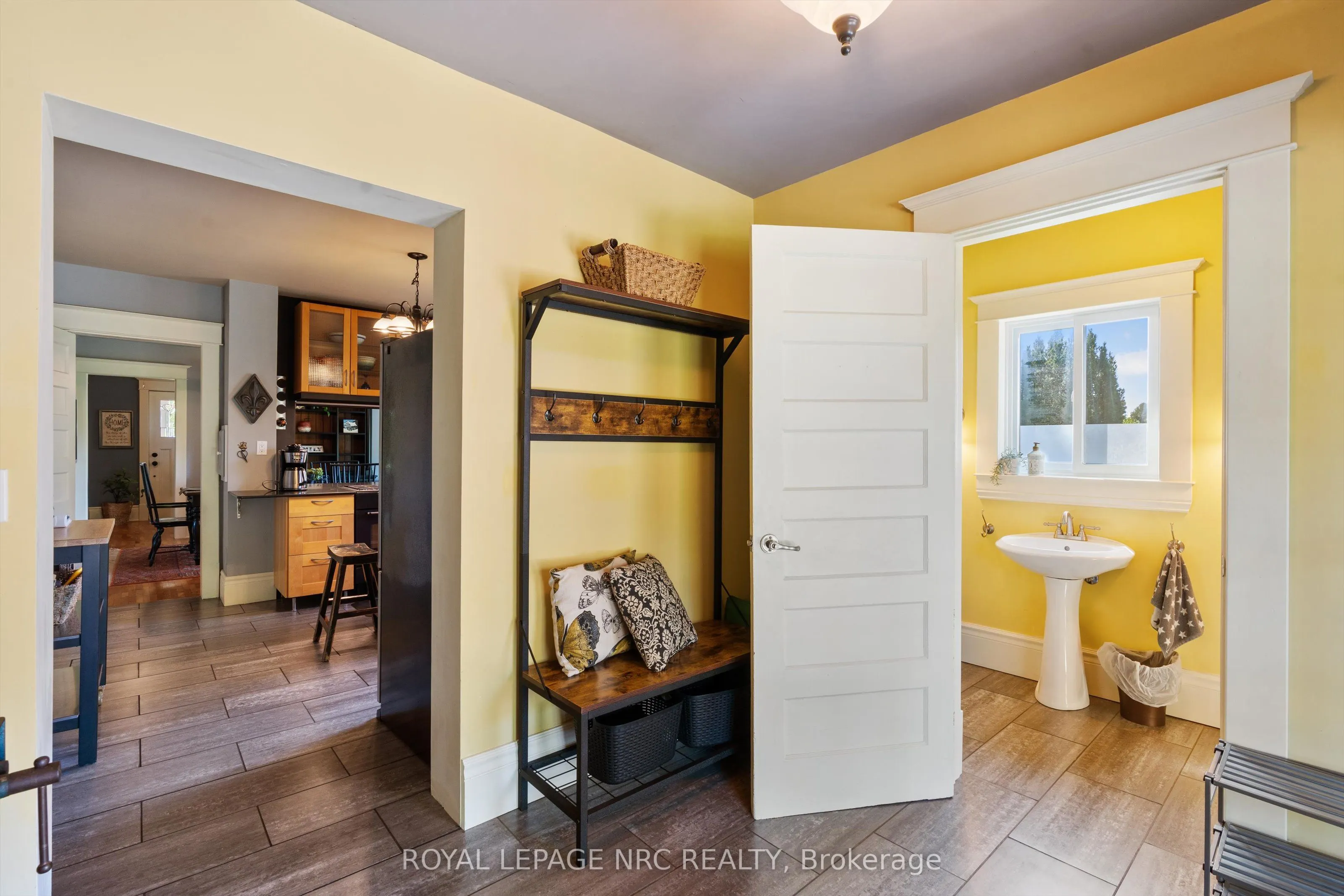326 Lakeshore Road