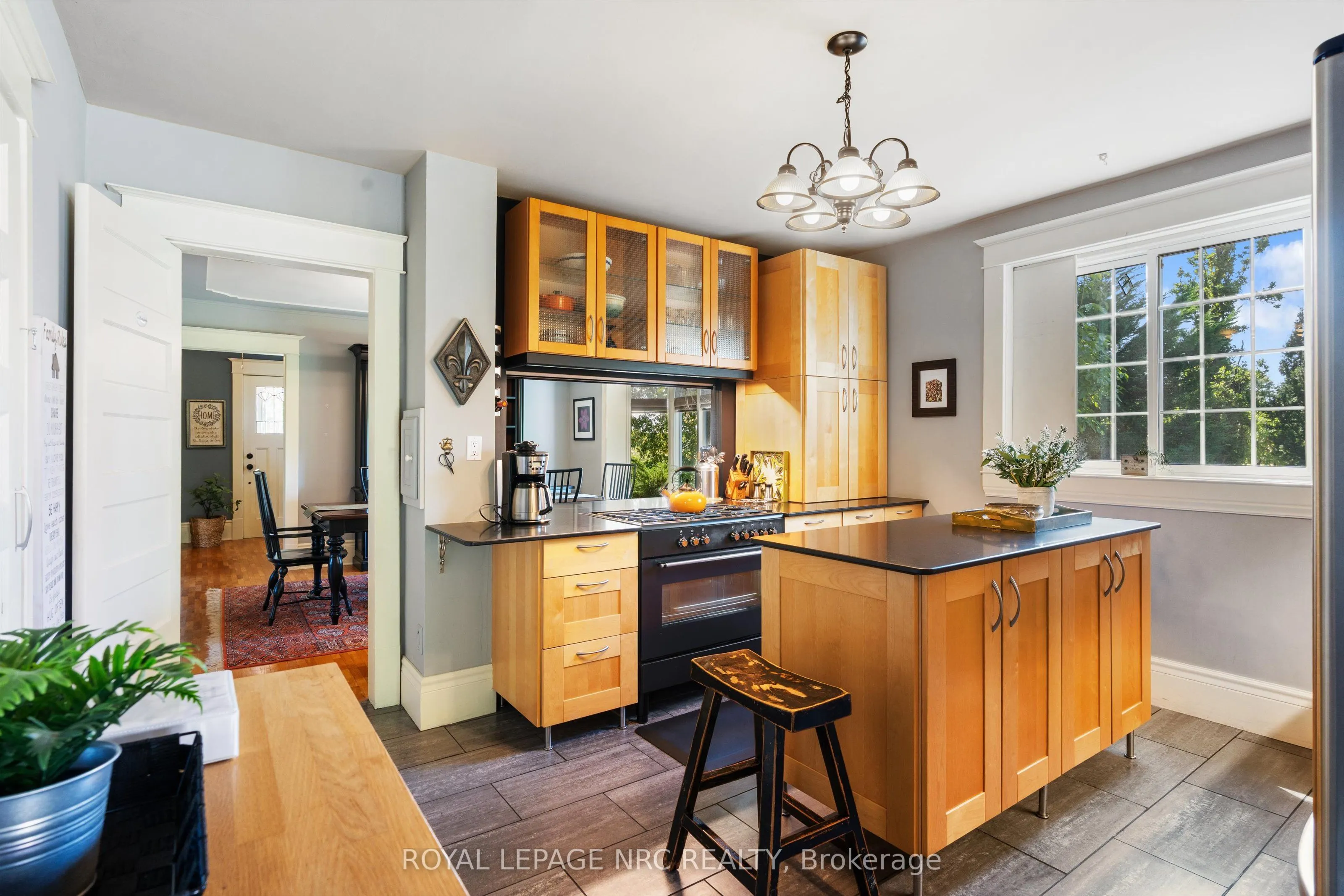 326 Lakeshore Road