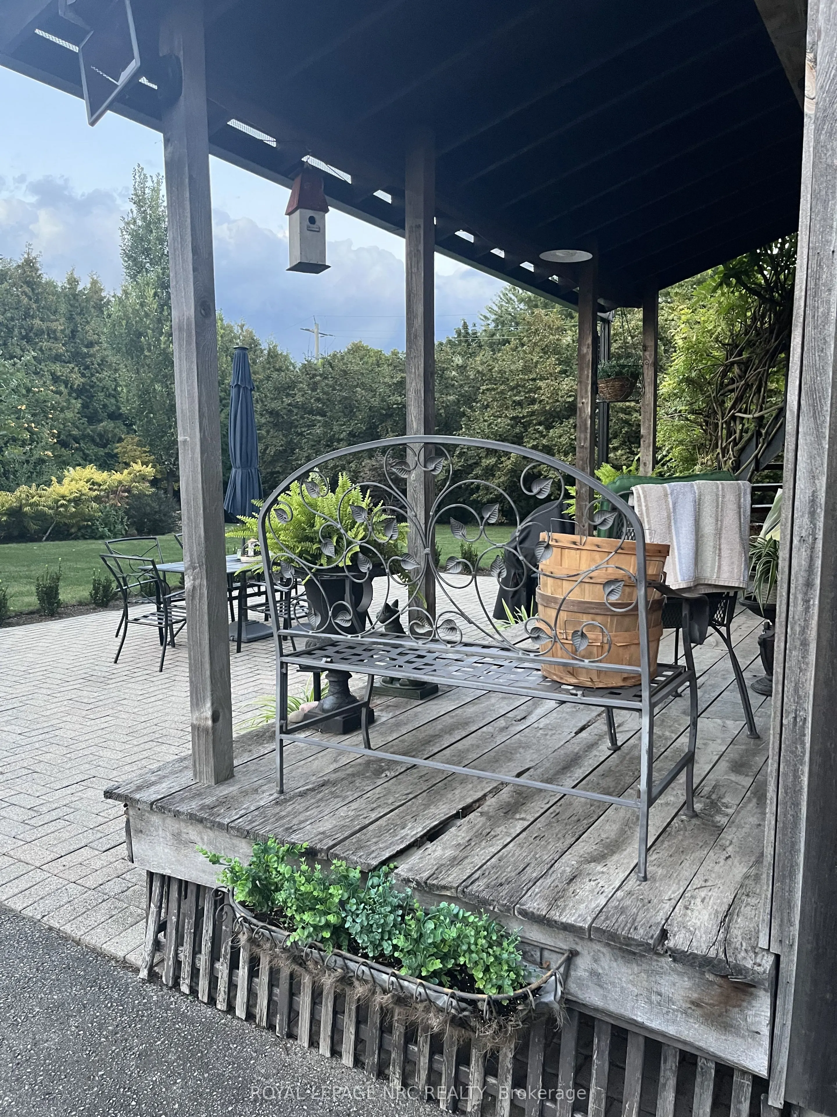 326 Lakeshore Road