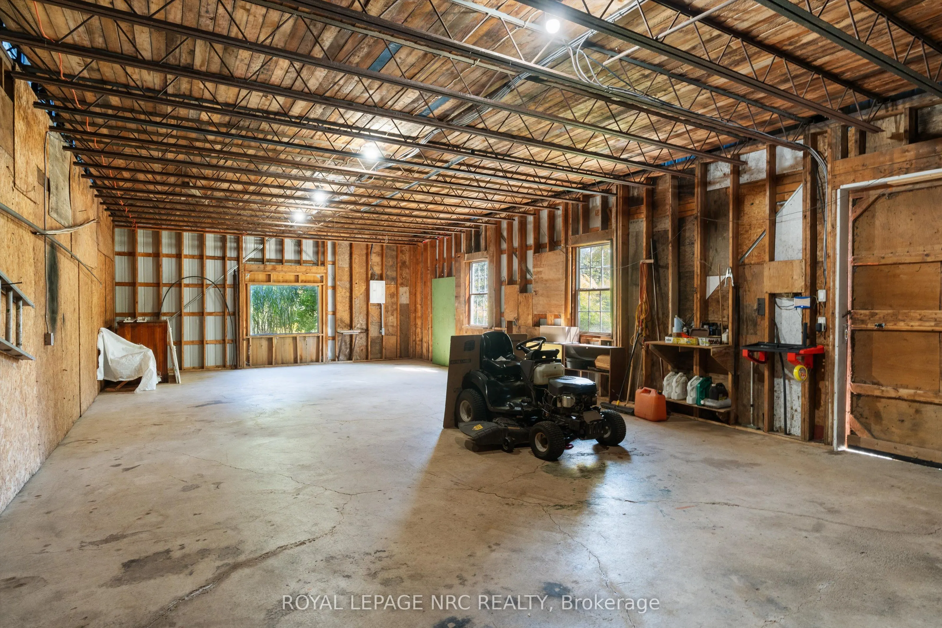 326 Lakeshore Road