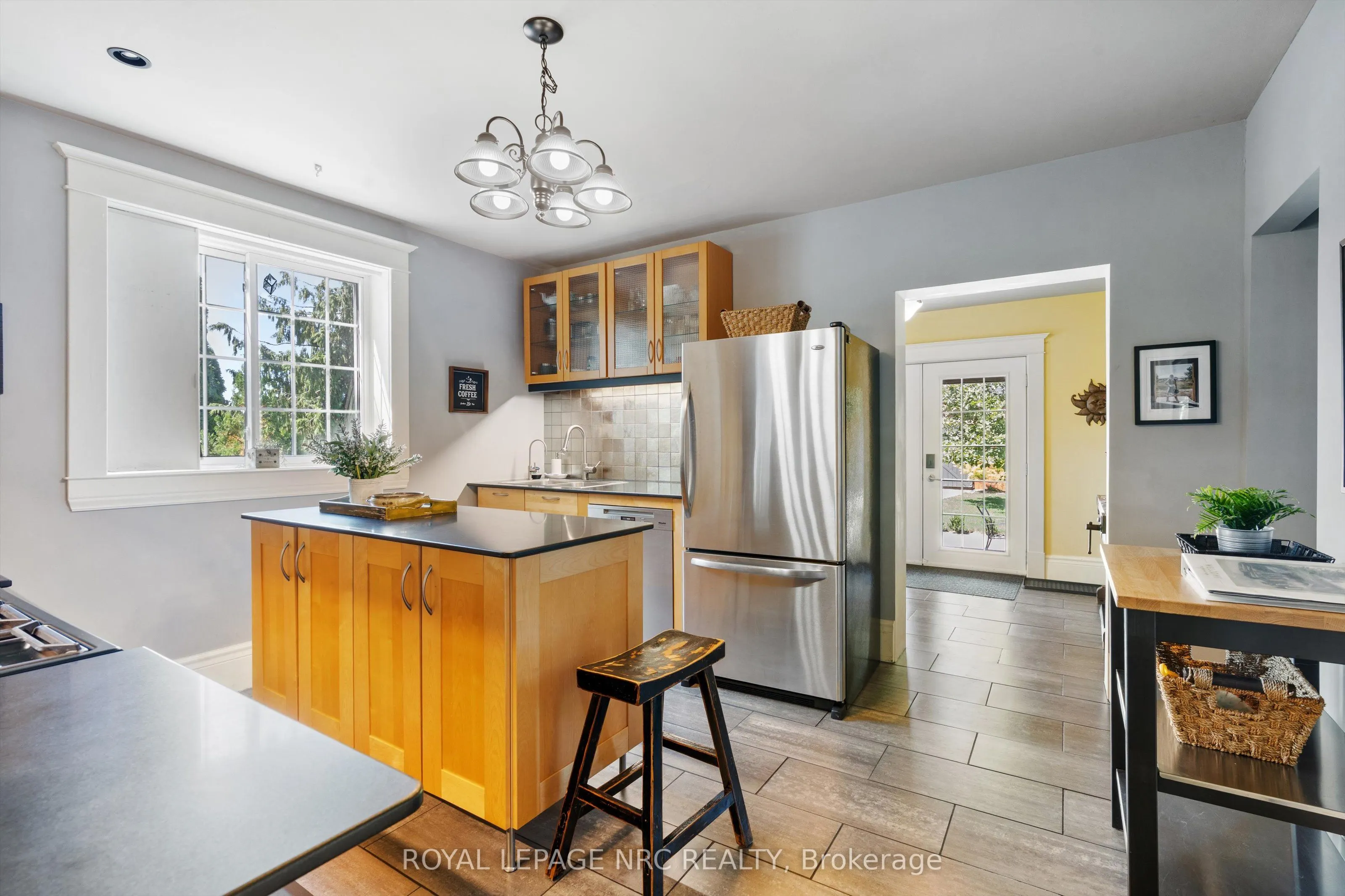 326 Lakeshore Road
