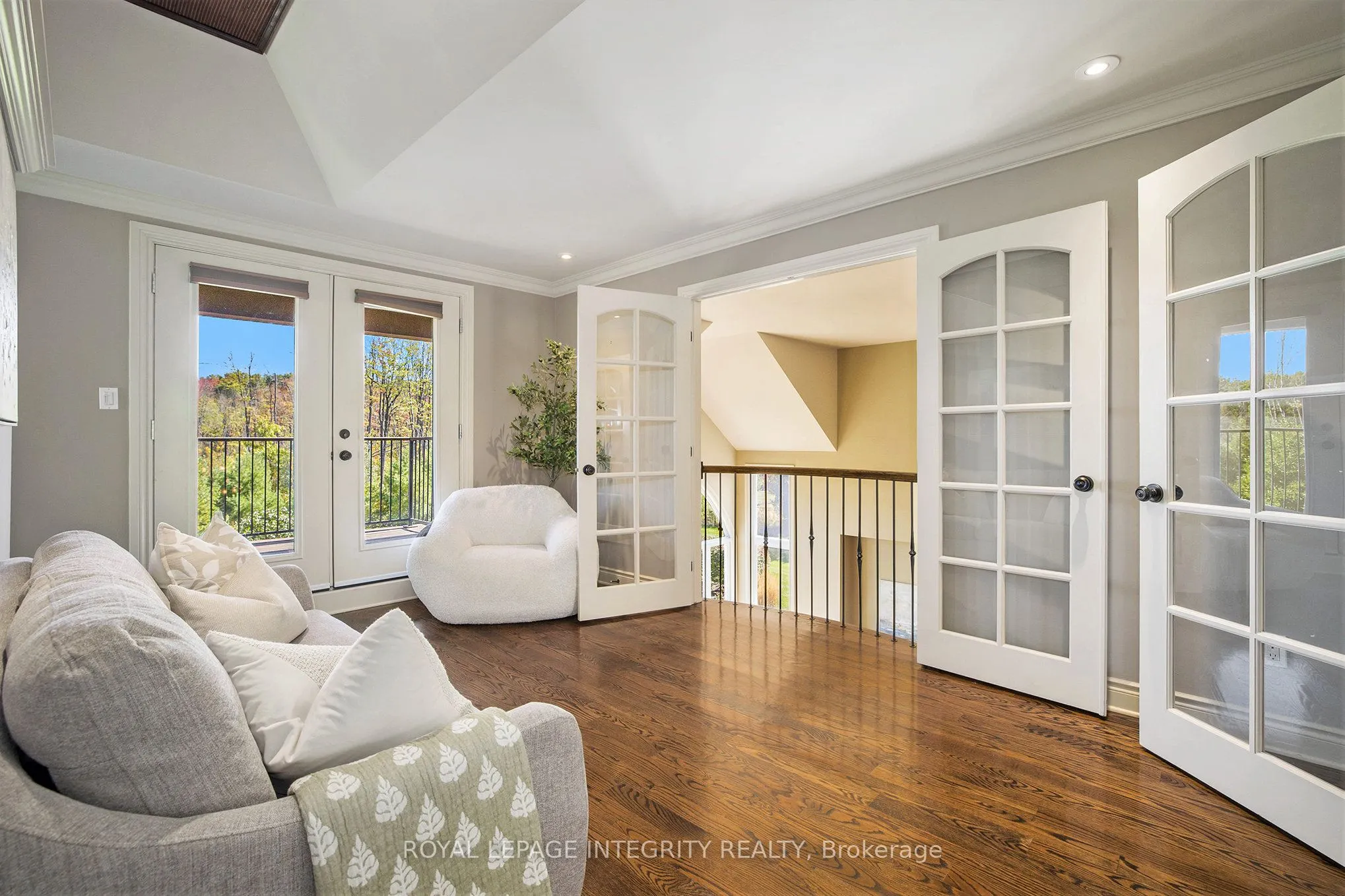 5844 Longhearth Way