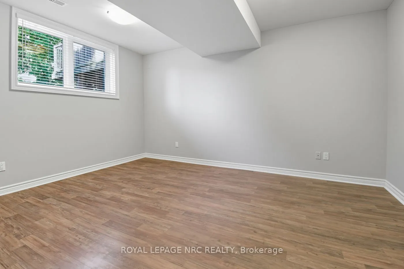 409 Niagara Street, #14