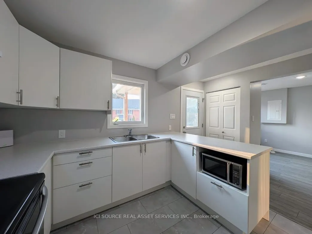 101 Main Street E, #A
