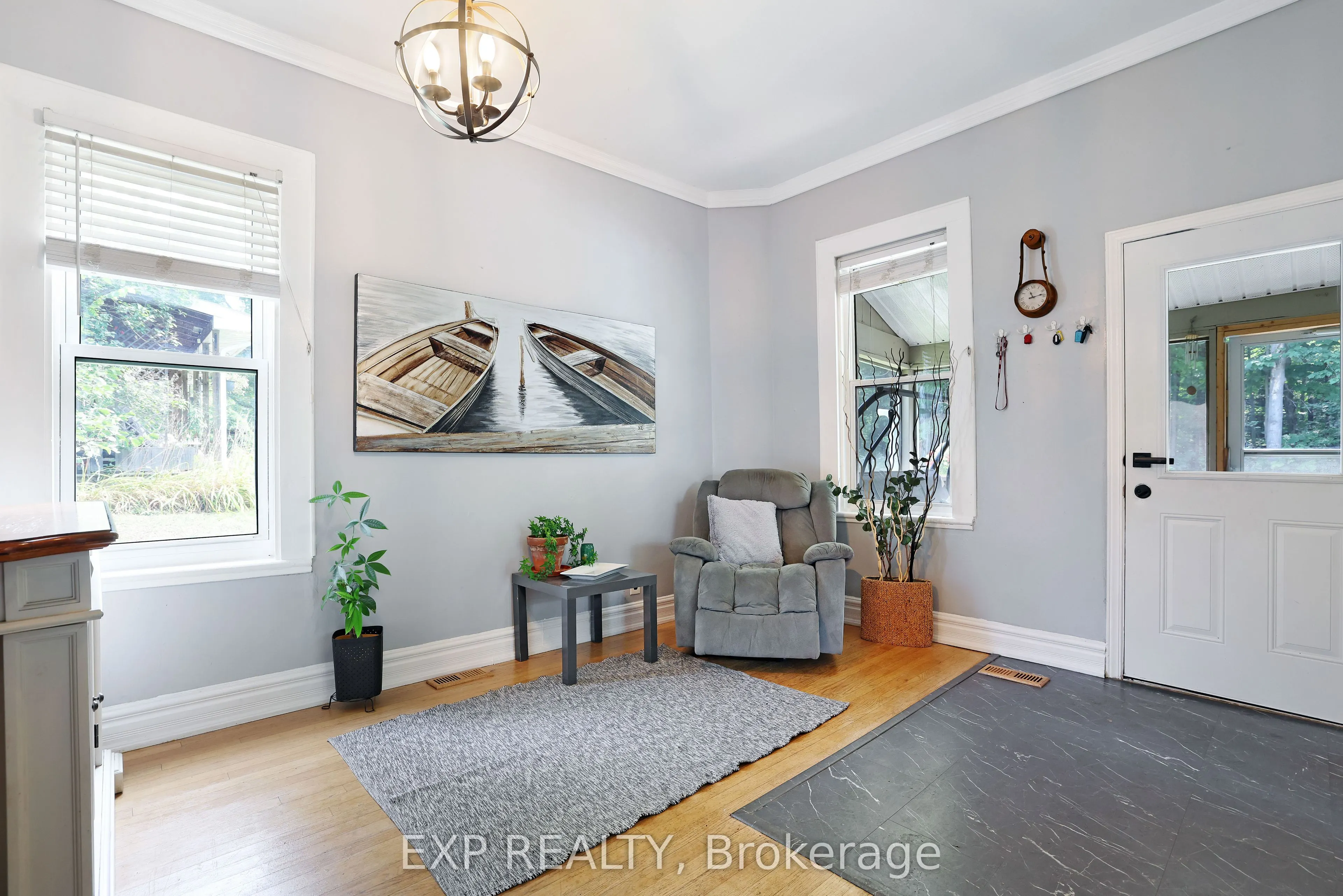55 Division Street N