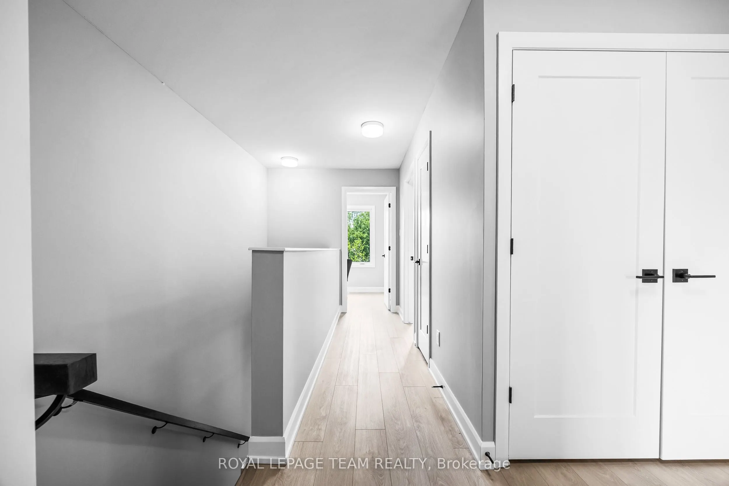 346 Lewis Street W