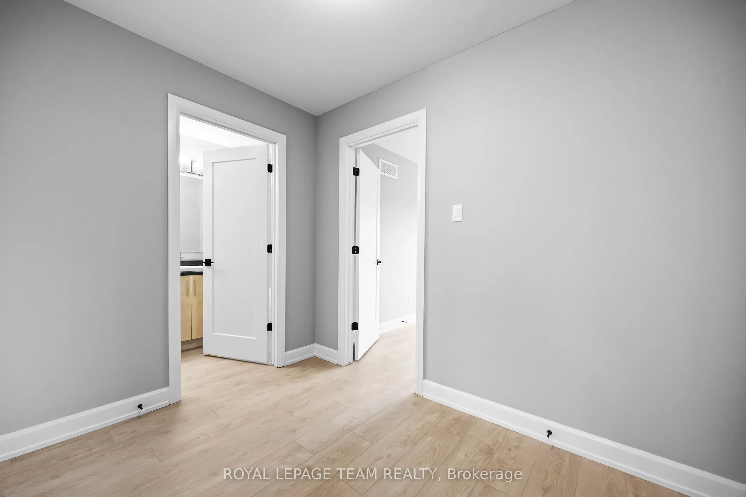 342 Lewis Street W