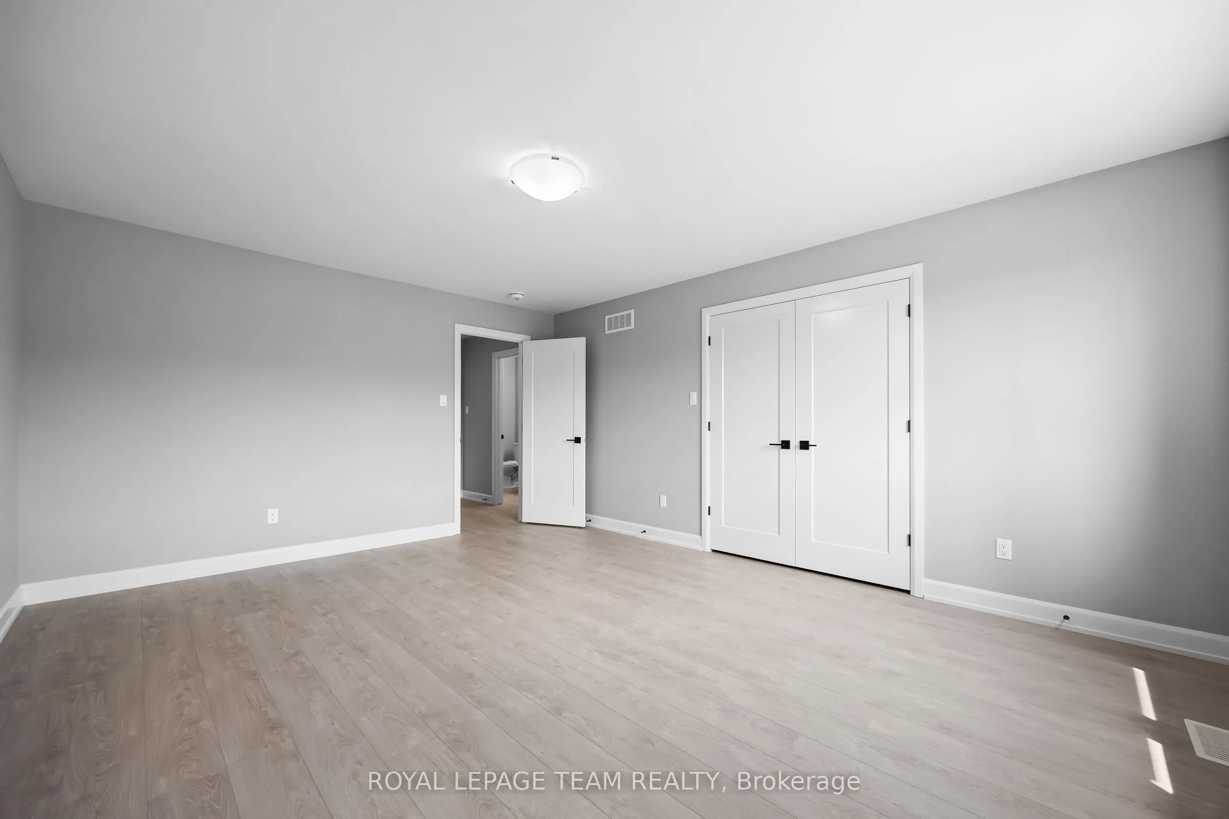 354 Lewis Street W