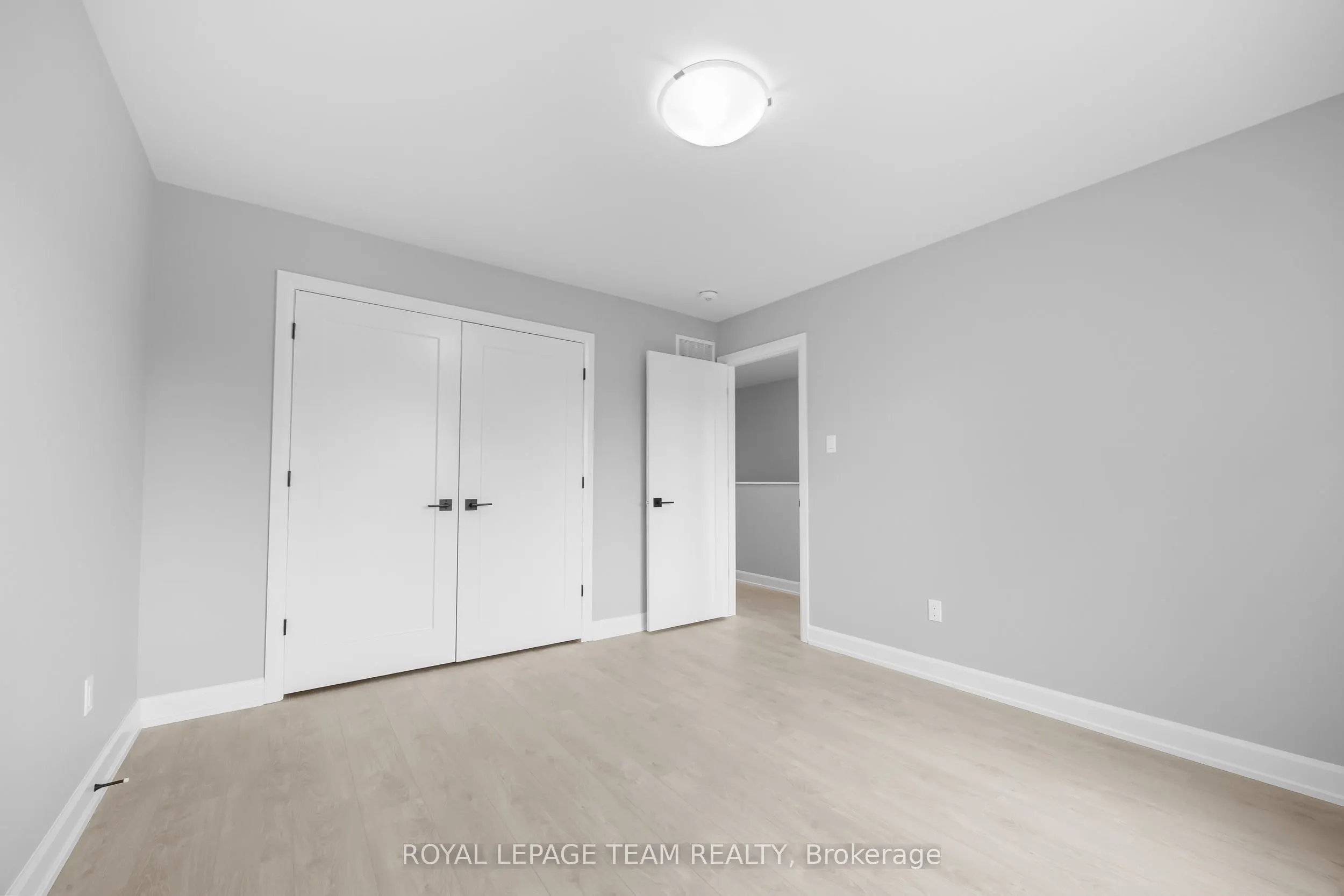 354 Lewis Street W