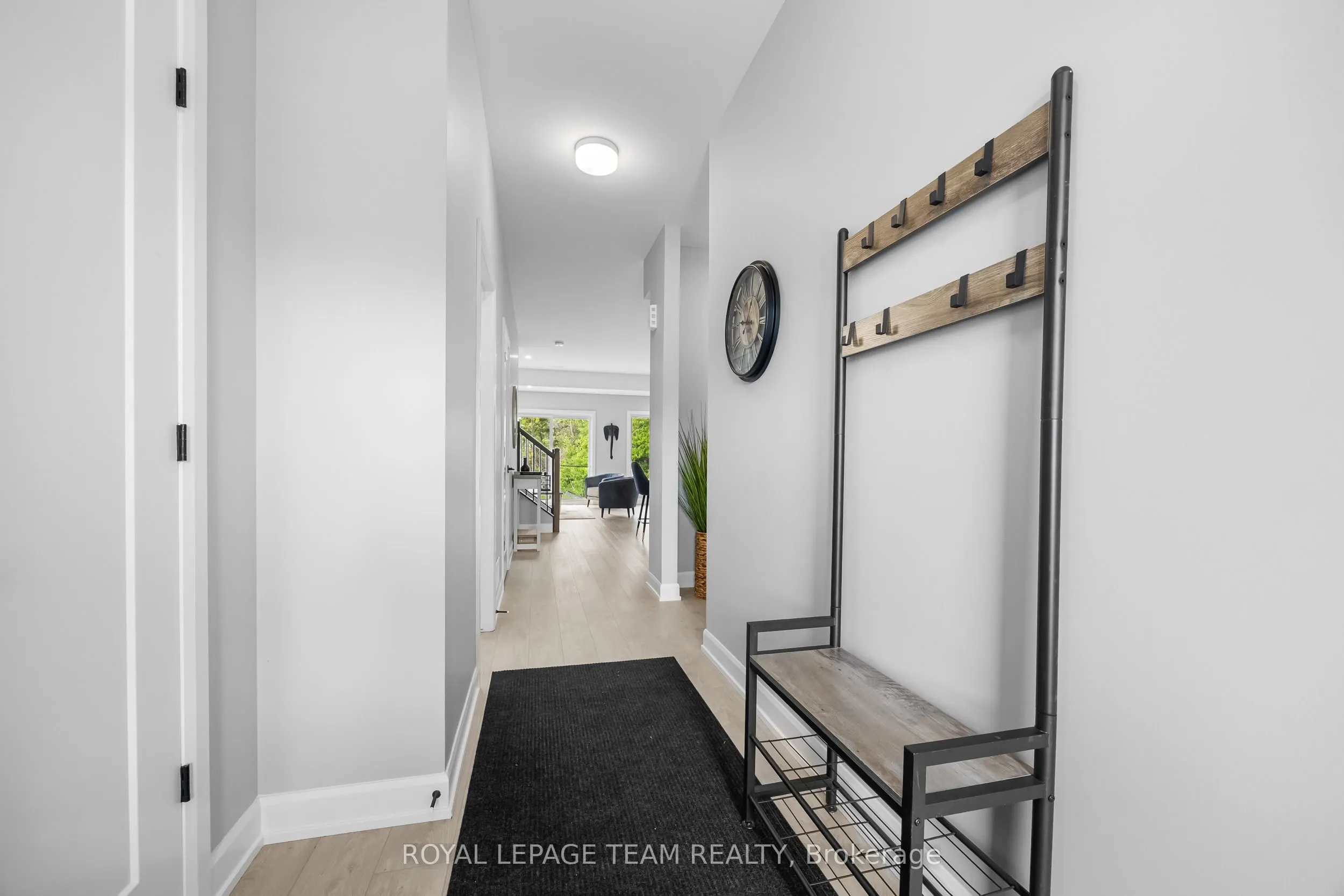 354 Lewis Street W