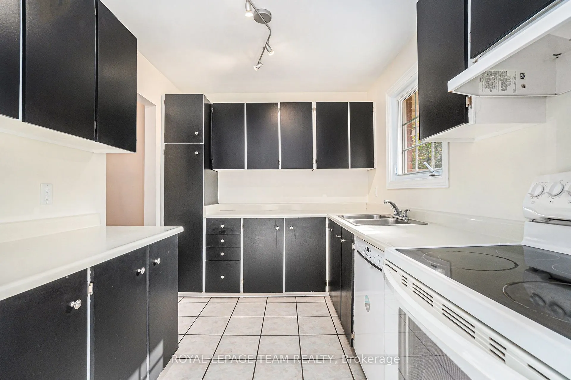 440 Kintyre Private, #218