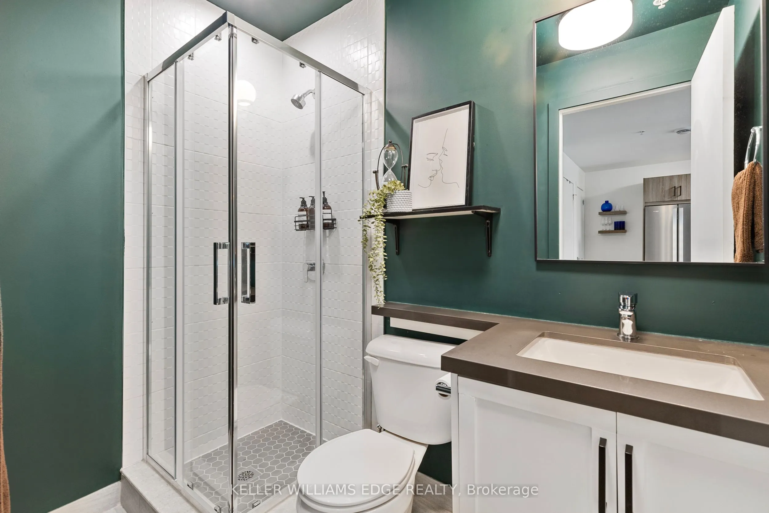 455 Charlton Avenue E, #401