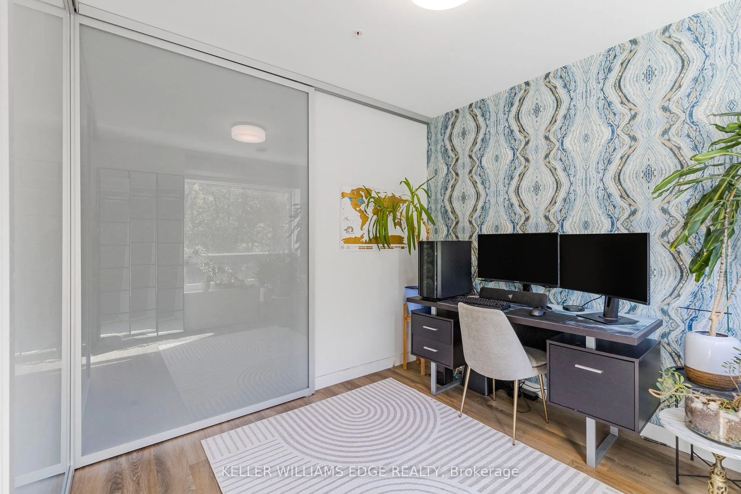 455 Charlton Avenue E, #401