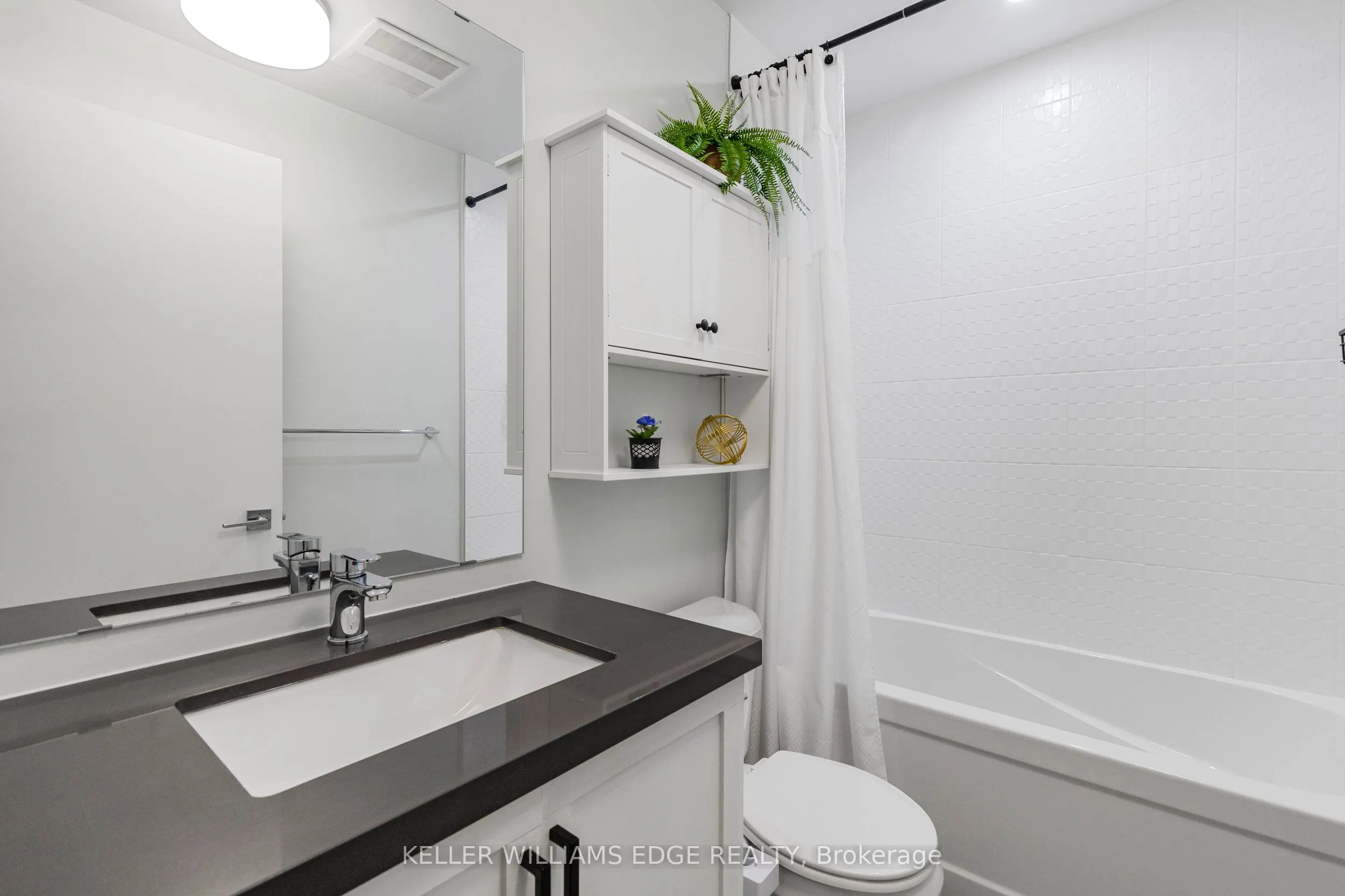 455 Charlton Avenue E, #401