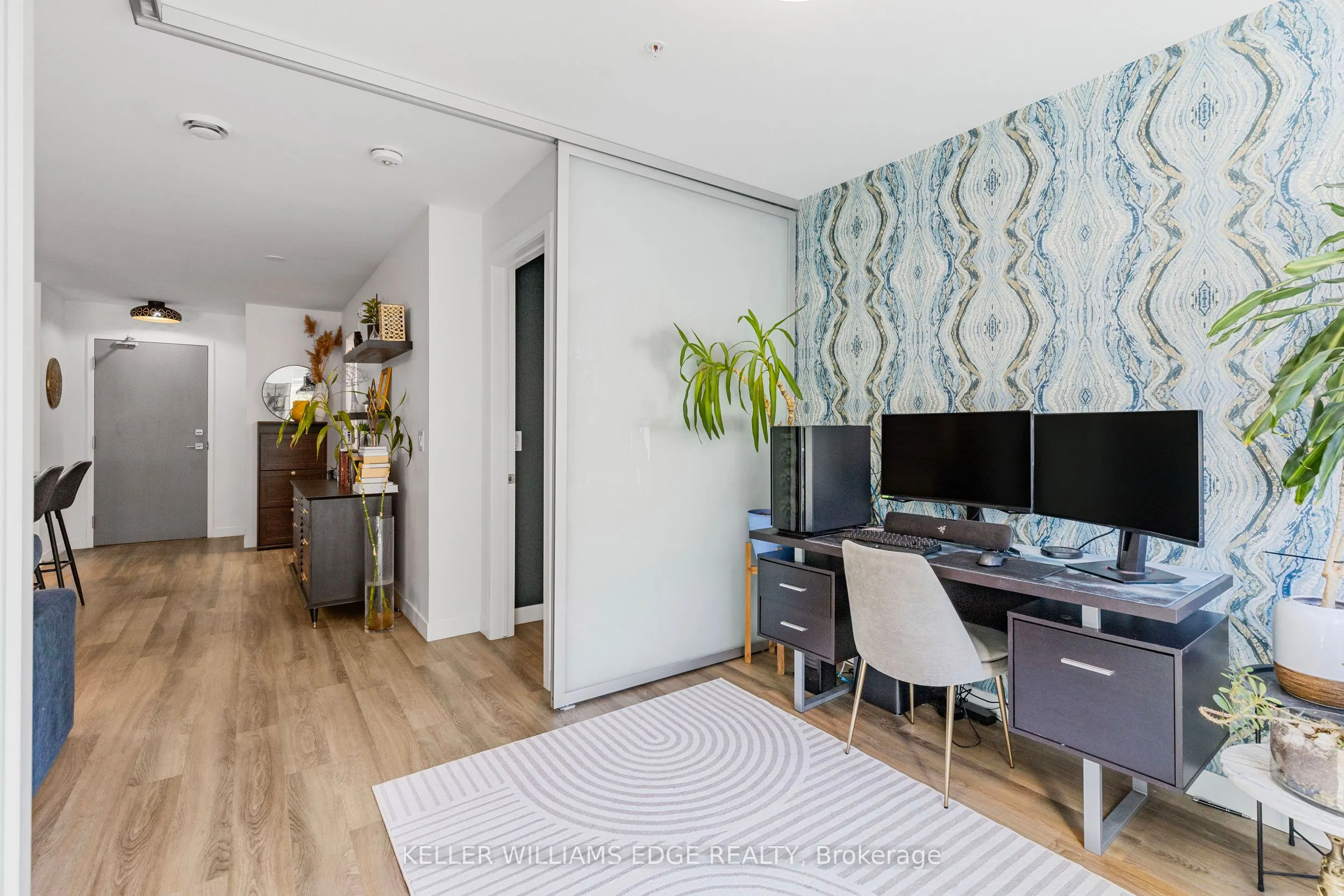 455 Charlton Avenue E, #401
