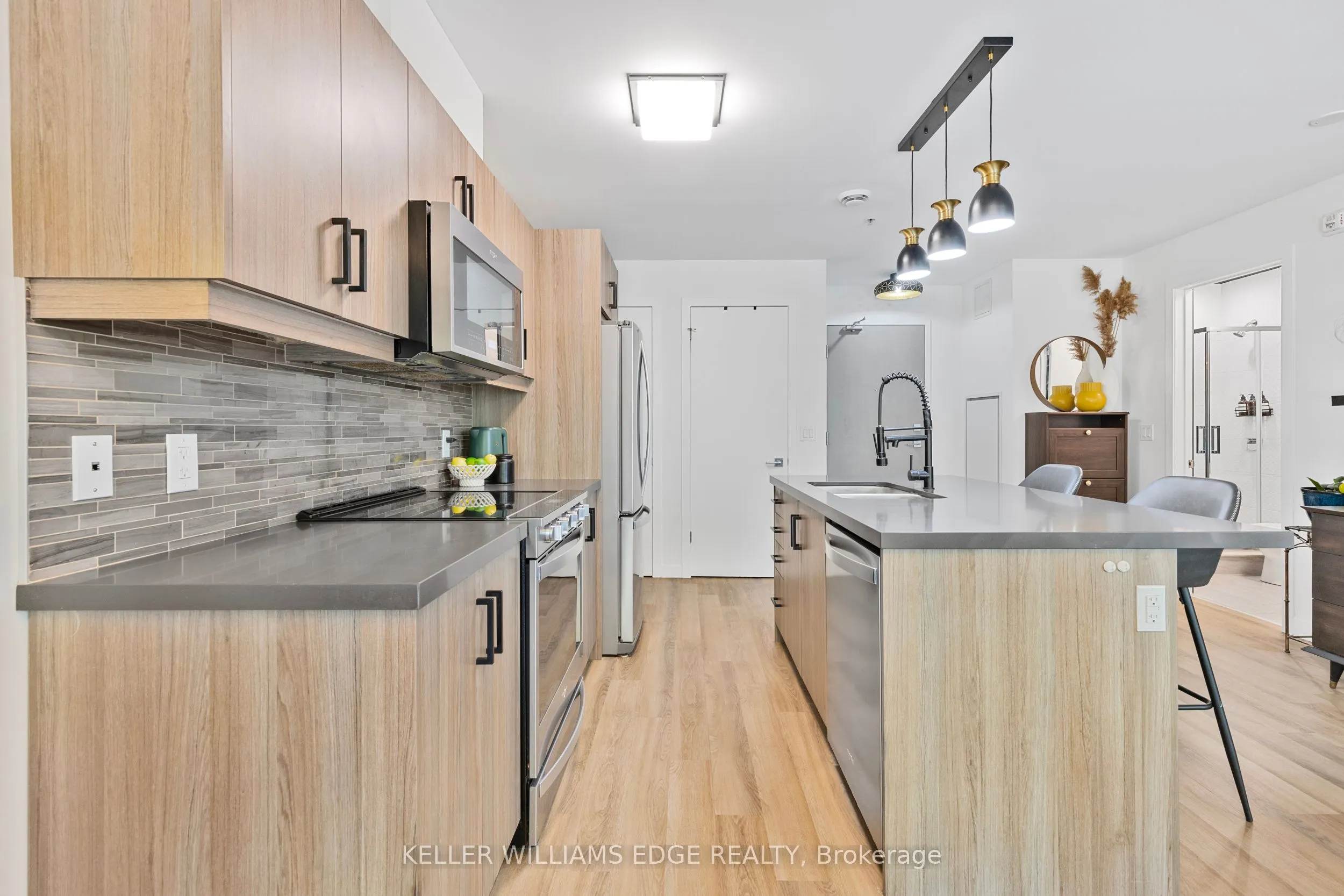 455 Charlton Avenue E, #401