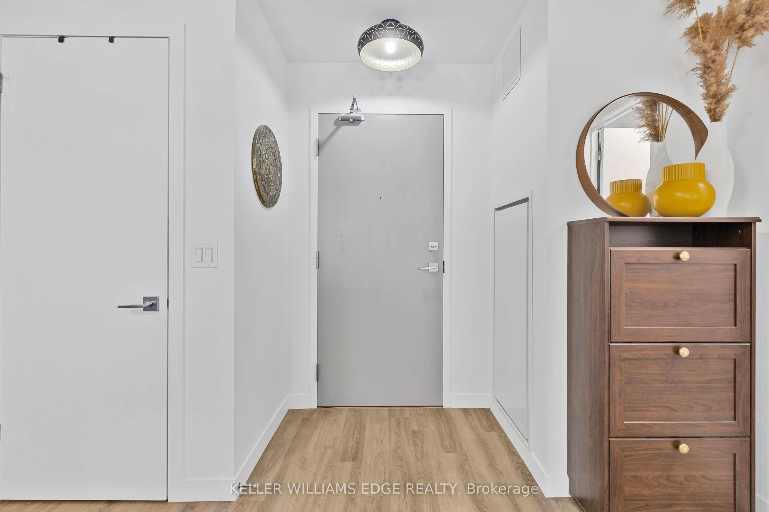 455 Charlton Avenue E, #401