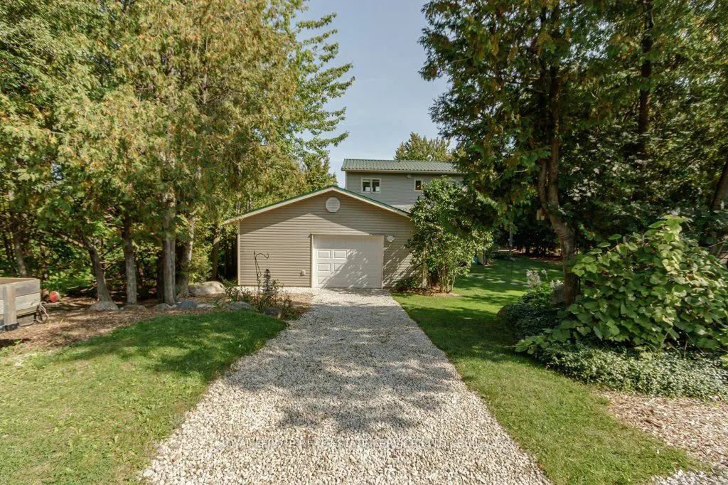 142 Lakeshore Road S