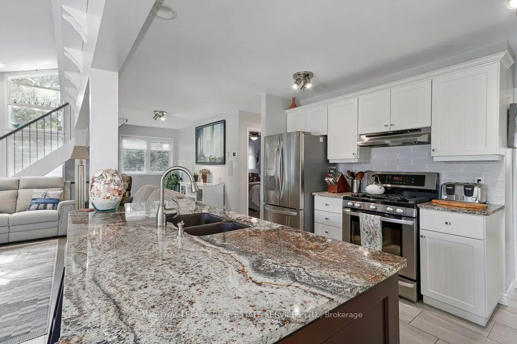 142 Lakeshore Road S