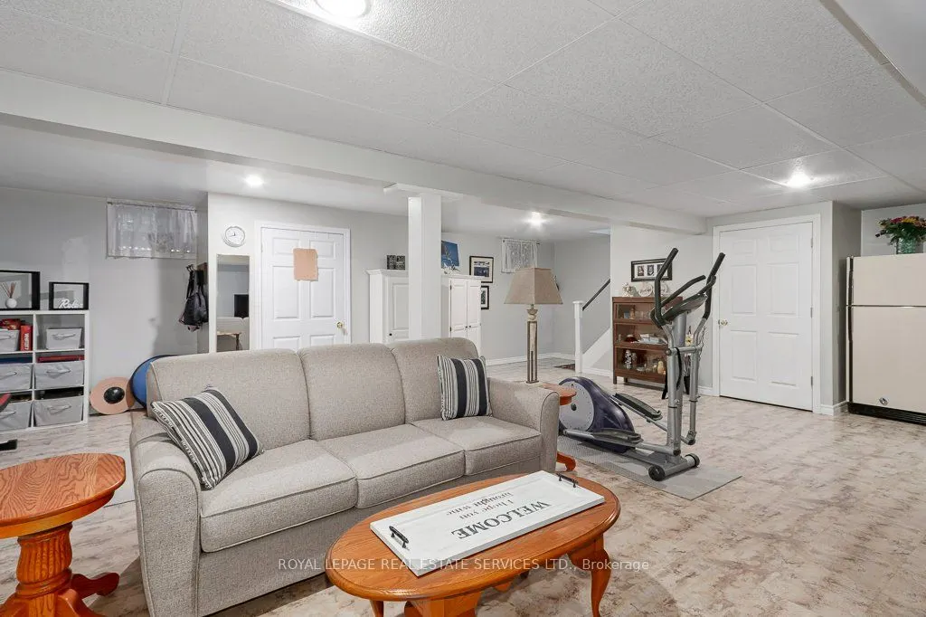 142 Lakeshore Road S