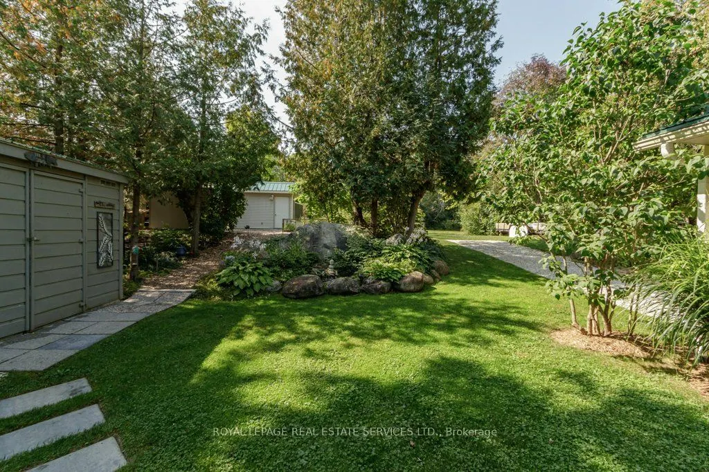 142 Lakeshore Road S