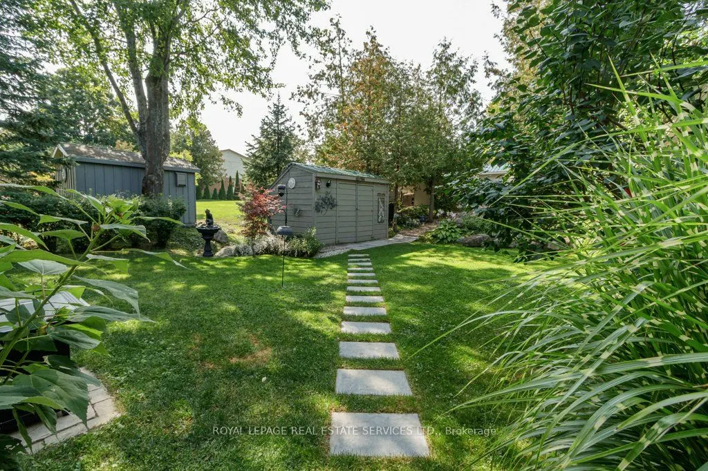 142 Lakeshore Road S