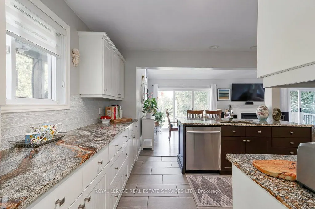 142 Lakeshore Road S