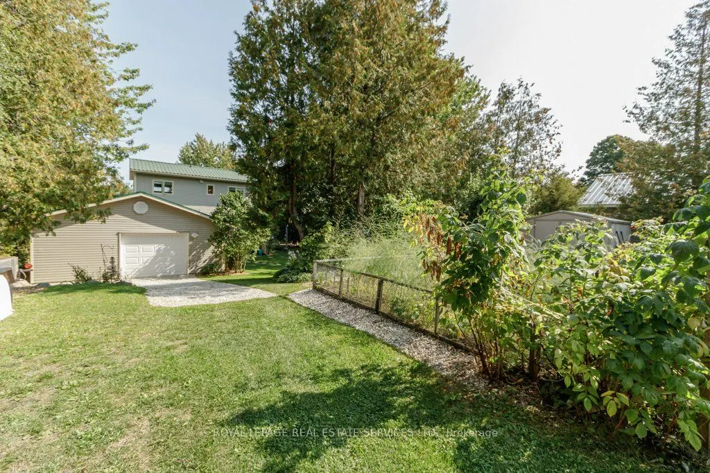 142 Lakeshore Road S