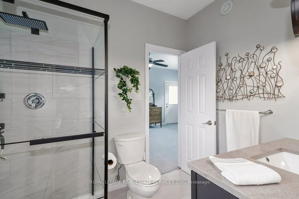 142 Lakeshore Road S