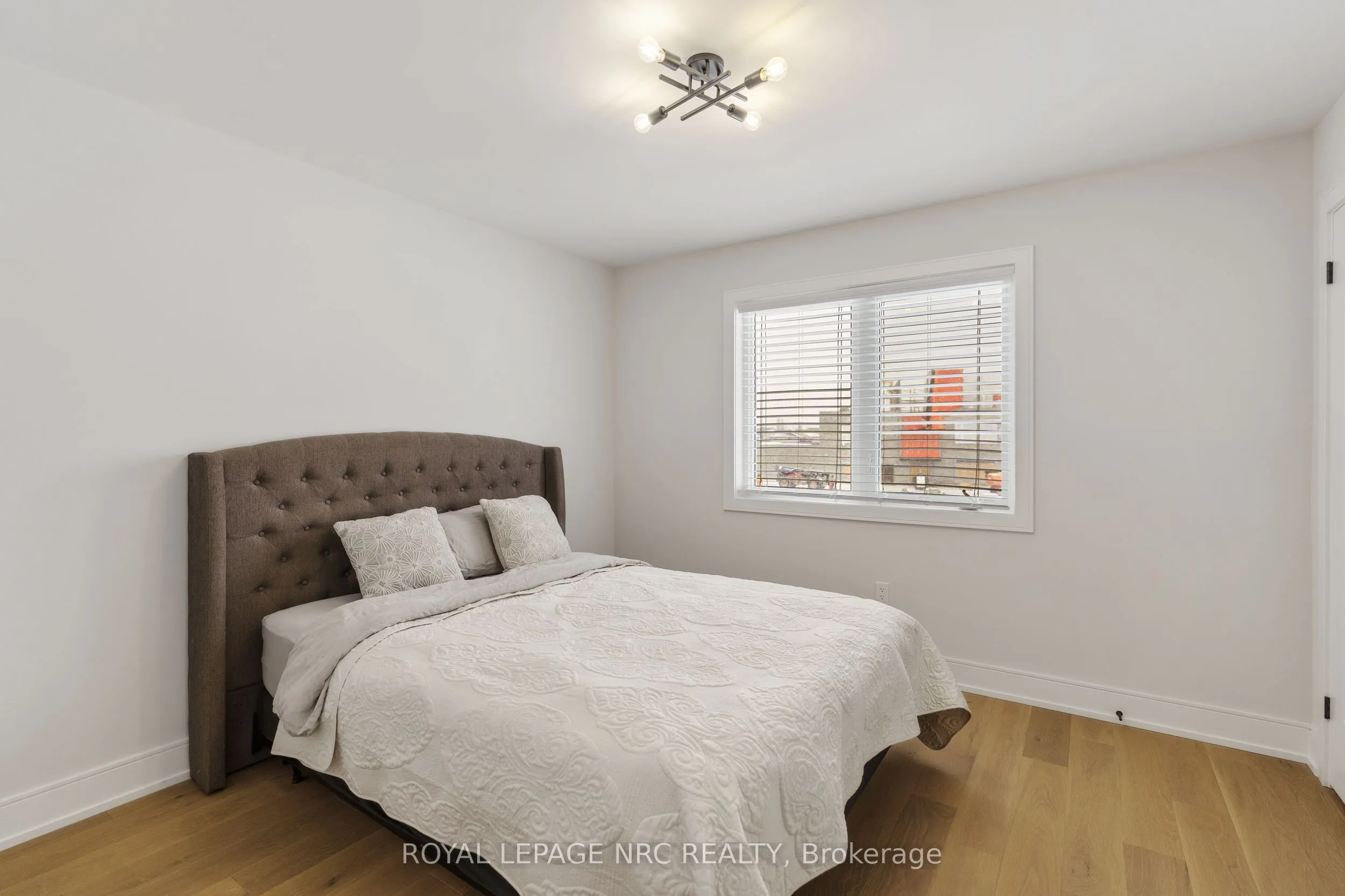 7386 Splendour Drive