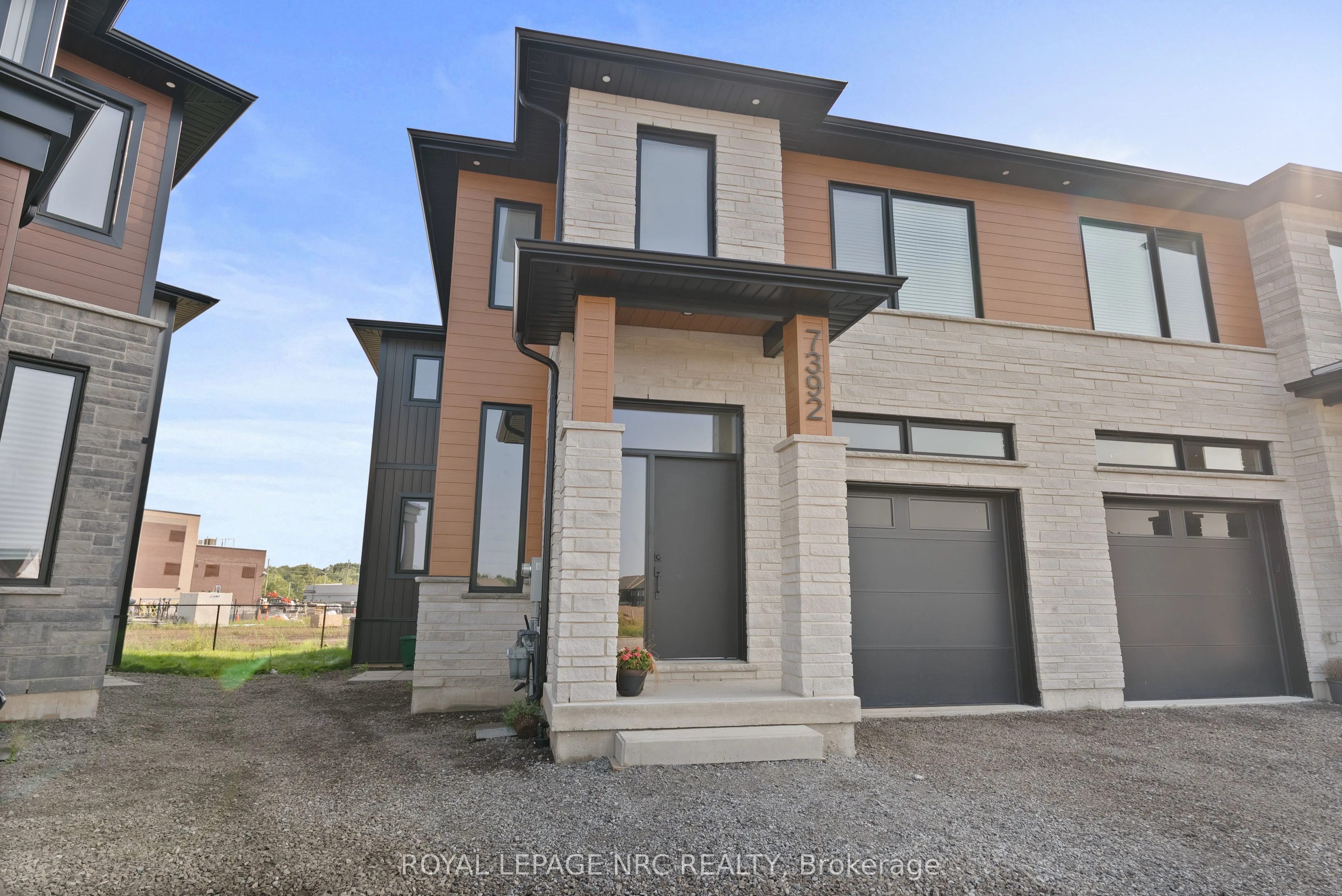 7392 Splendour Drive