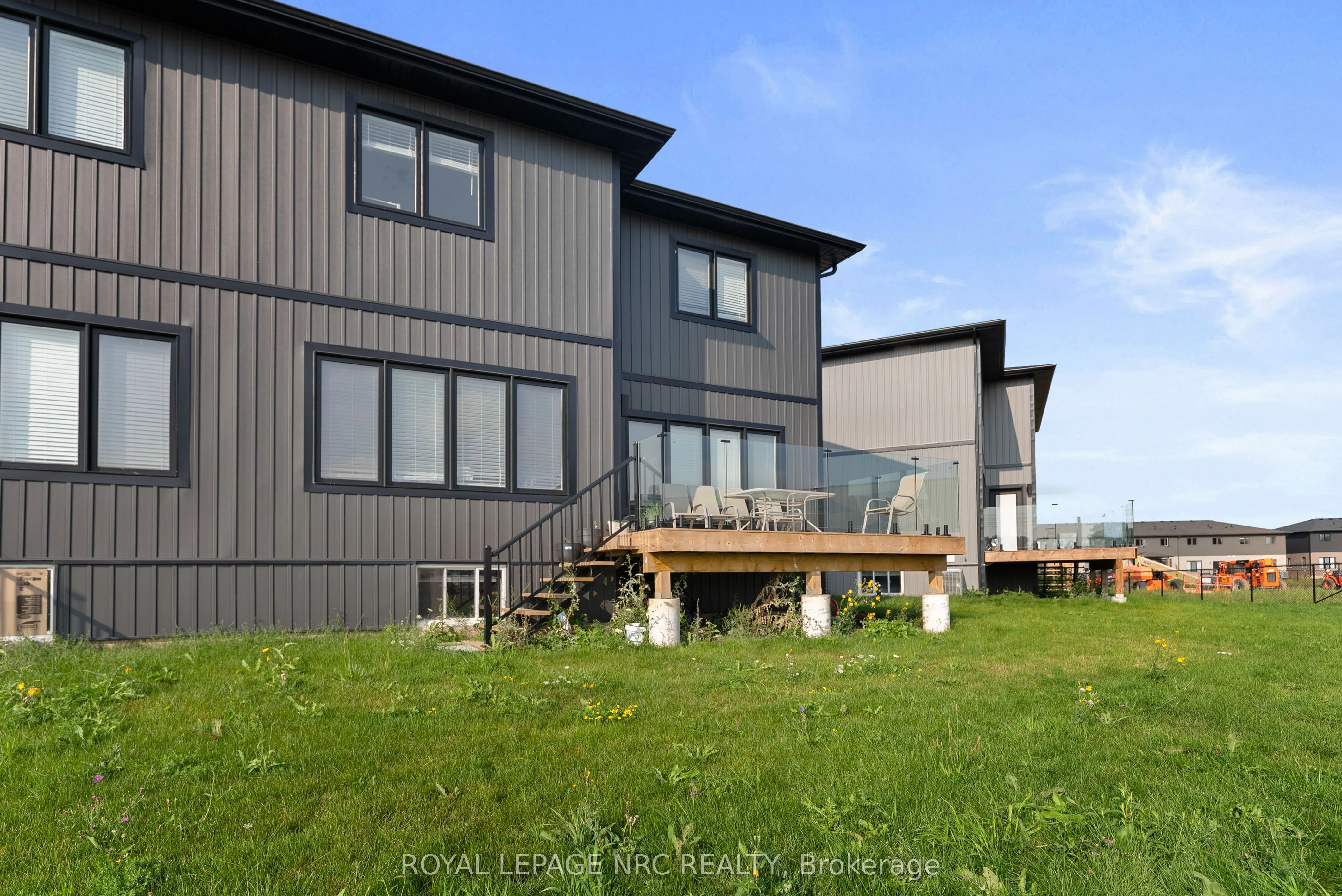 7392 Splendour Drive