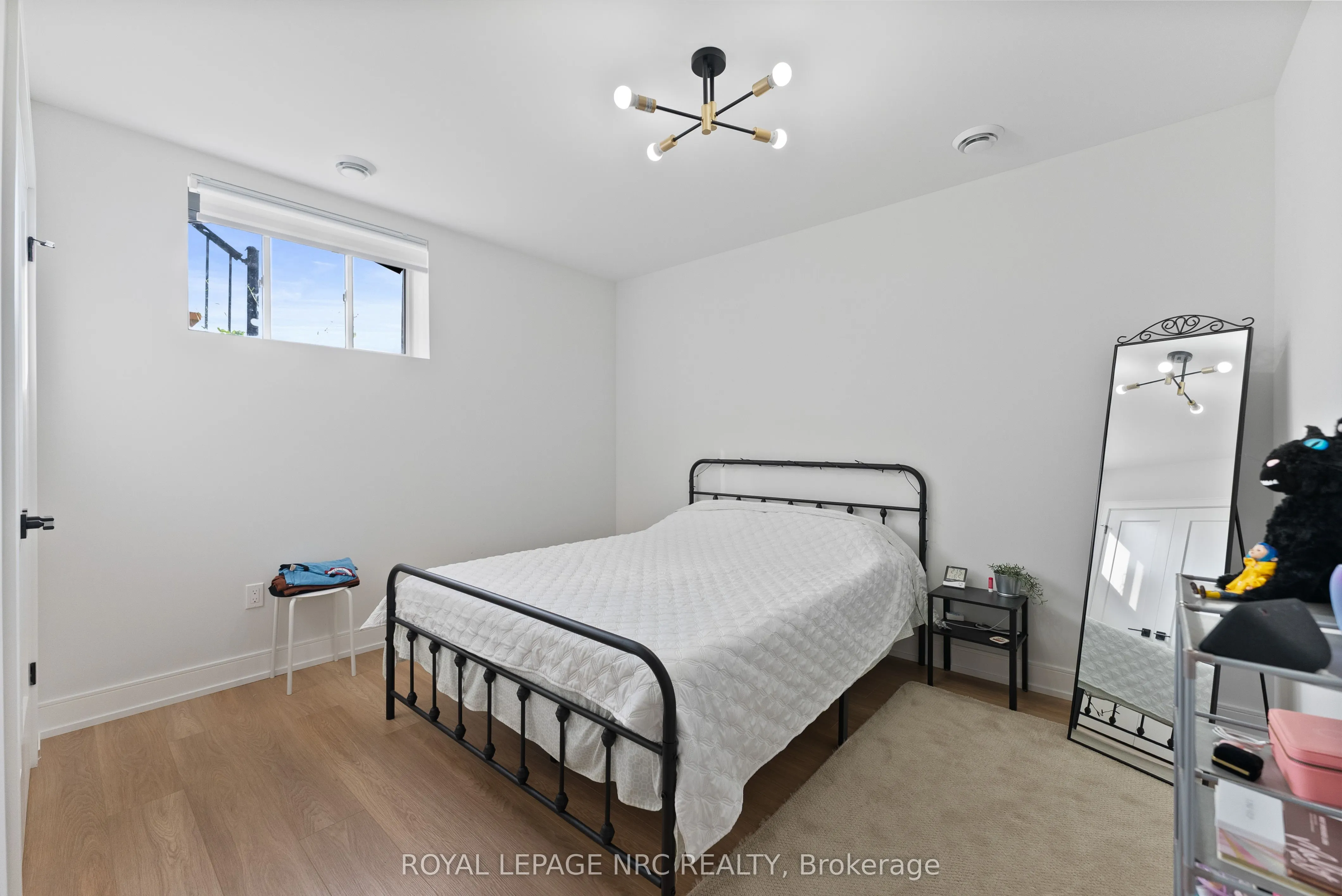 7392 Splendour Drive