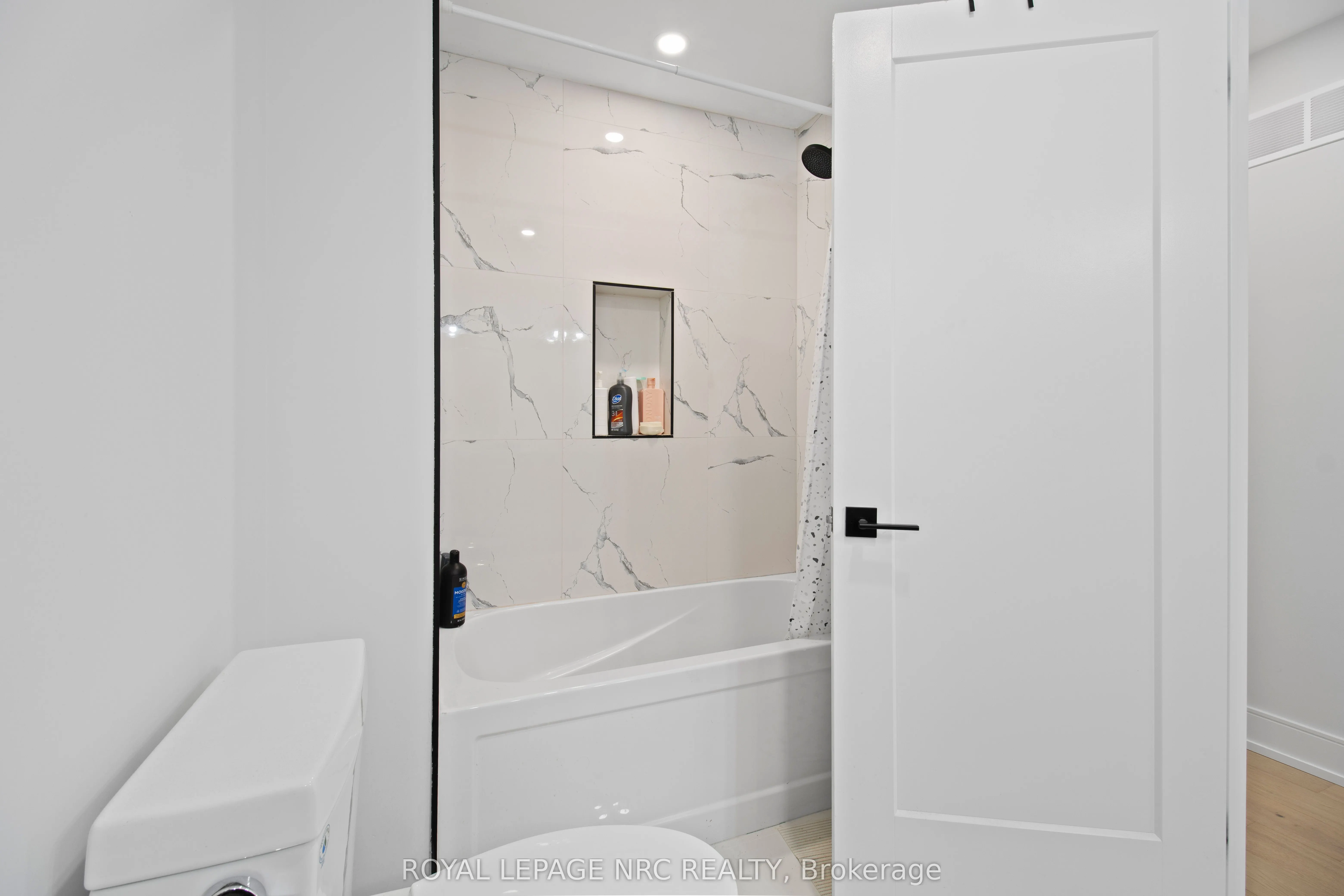 7392 Splendour Drive